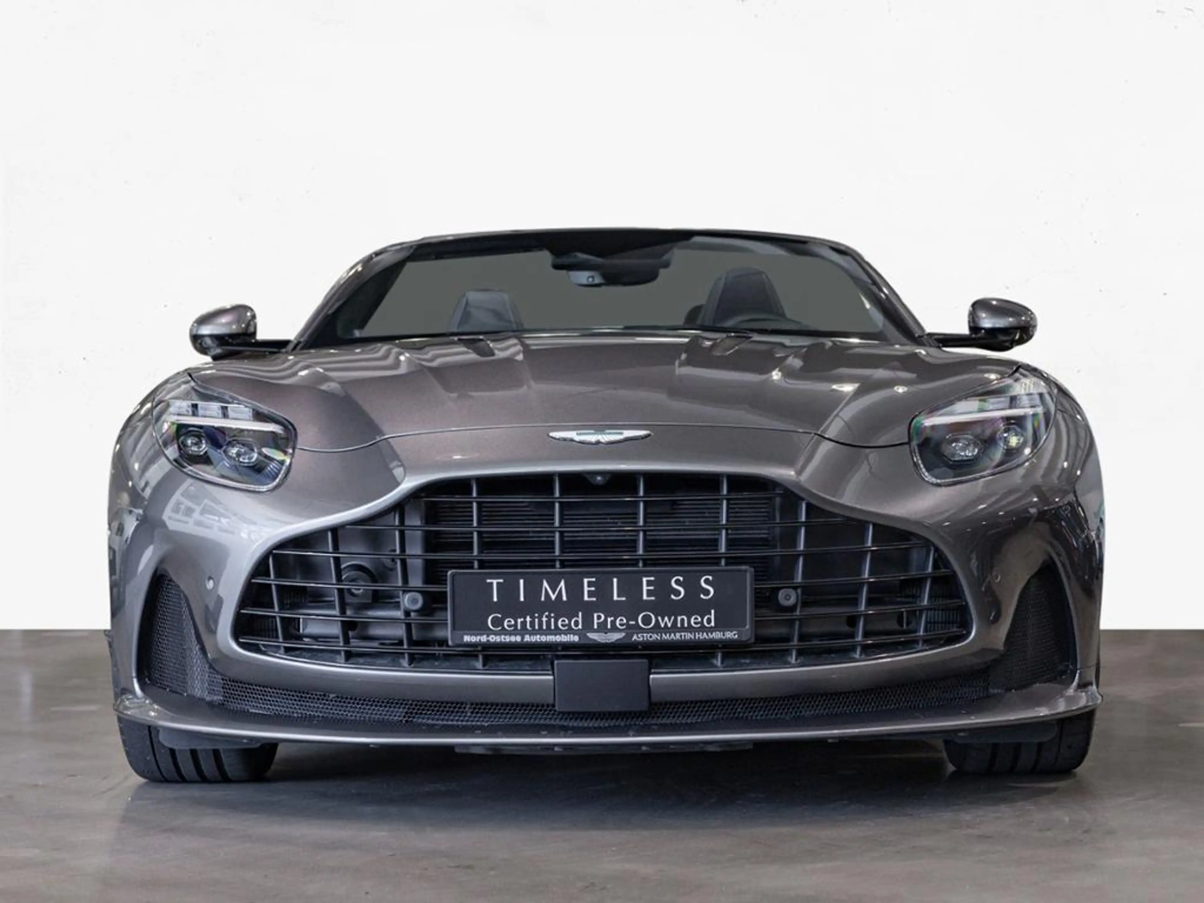 Aston Martin DB12 Volante Aston Martin Hamburg — photo 8
