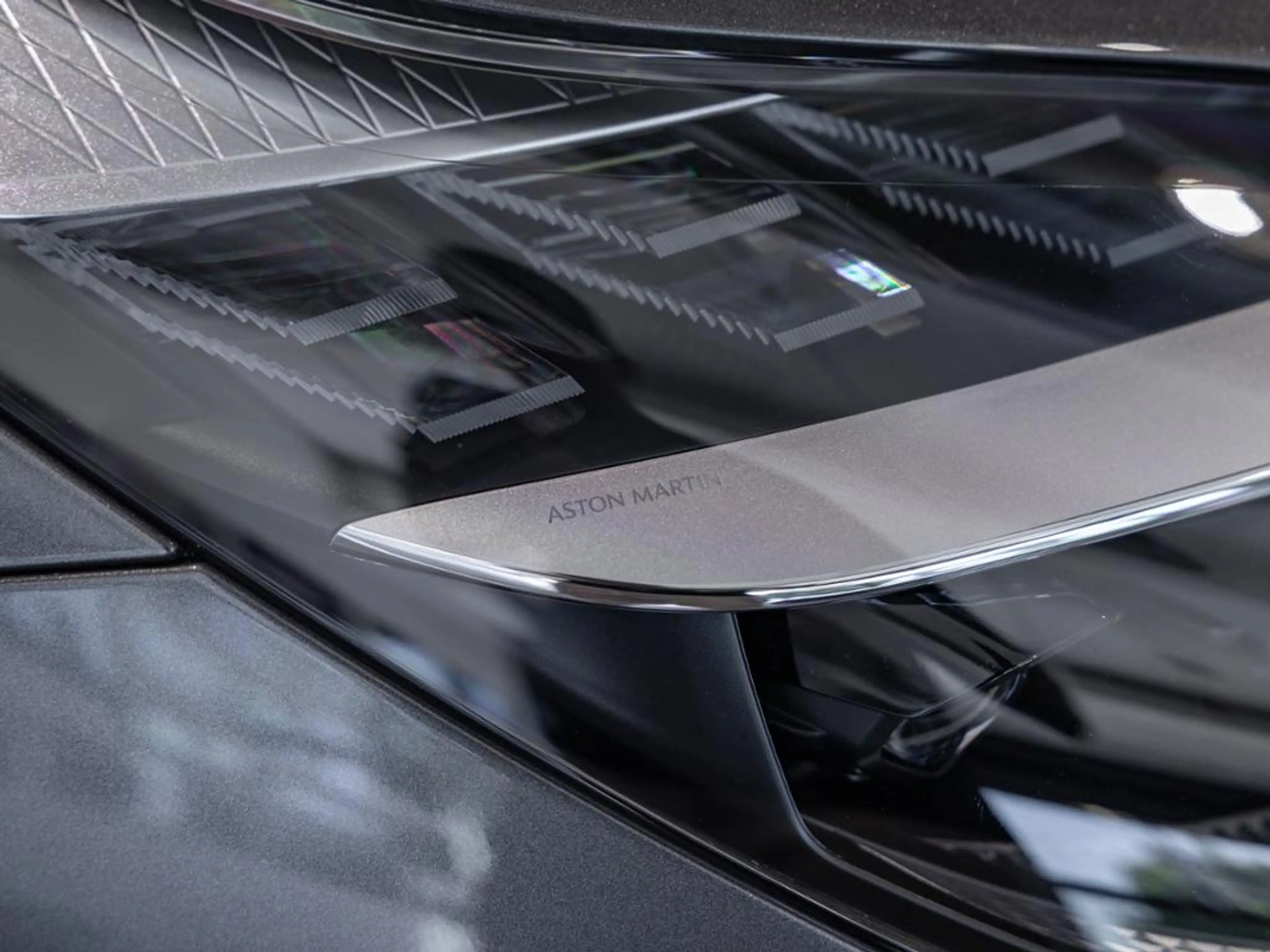 Aston Martin DB12 Volante Aston Martin Hamburg — photo 15