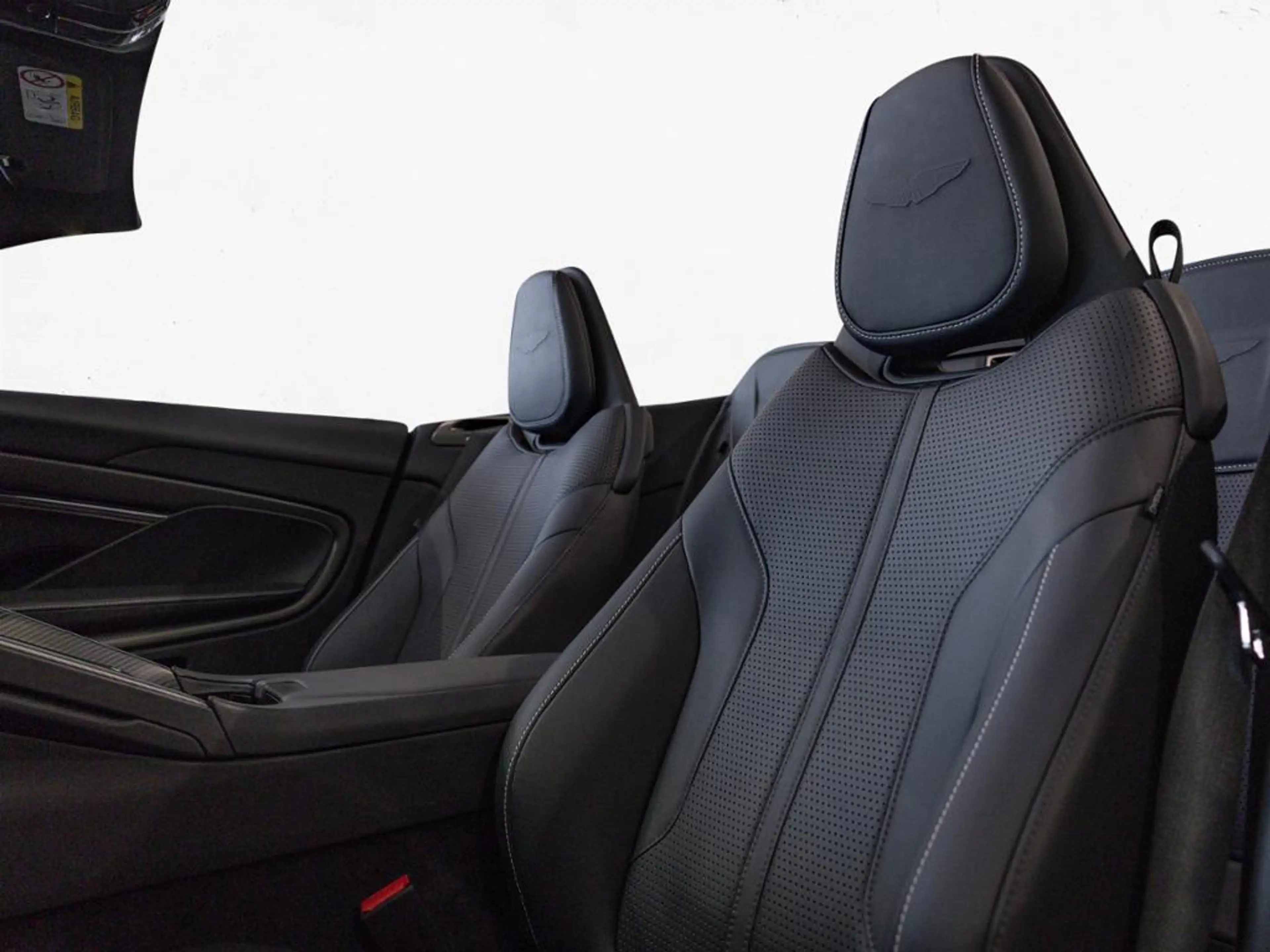 Aston Martin DB12 Volante Aston Martin Hamburg — photo 13