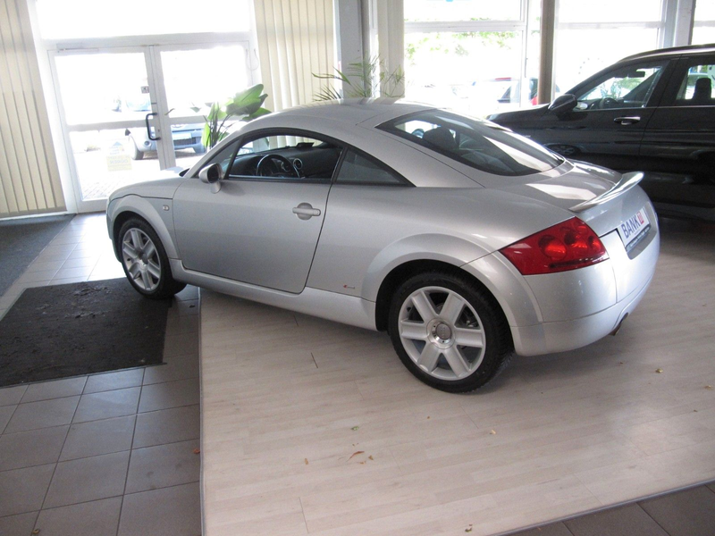 Audi TT Coupe 1.8 T 20 V . 86000 Km. BOSE. S-Line. — photo 3