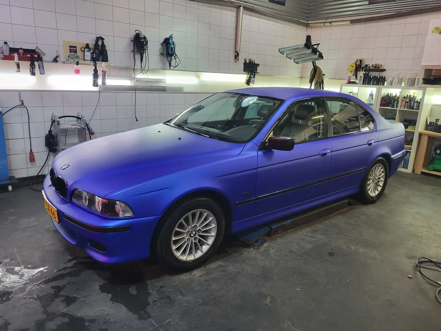 BMW 528 528+528i+Executive Šedá - 1