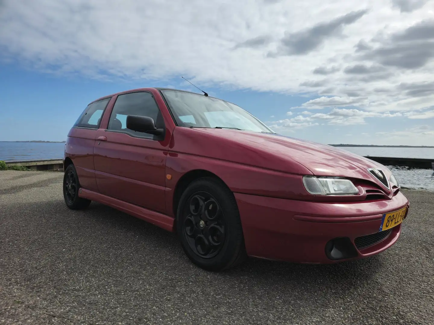 Alfa Romeo 145 2.0-16V T.Spark QV Rot - 1