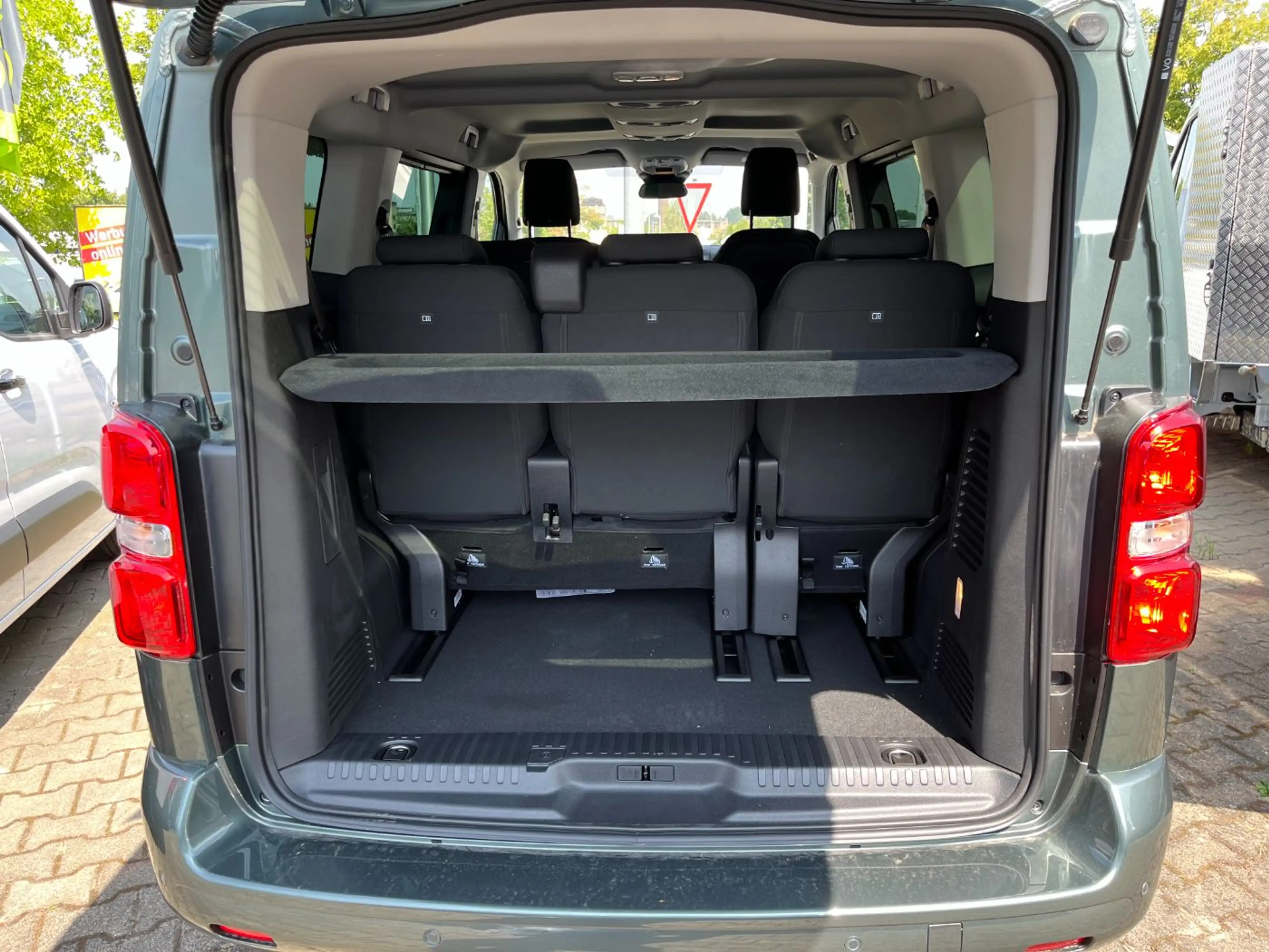 Citroen Spacetourer Plus M HDI 180 Plus AHK+LED+Navi — photo 10