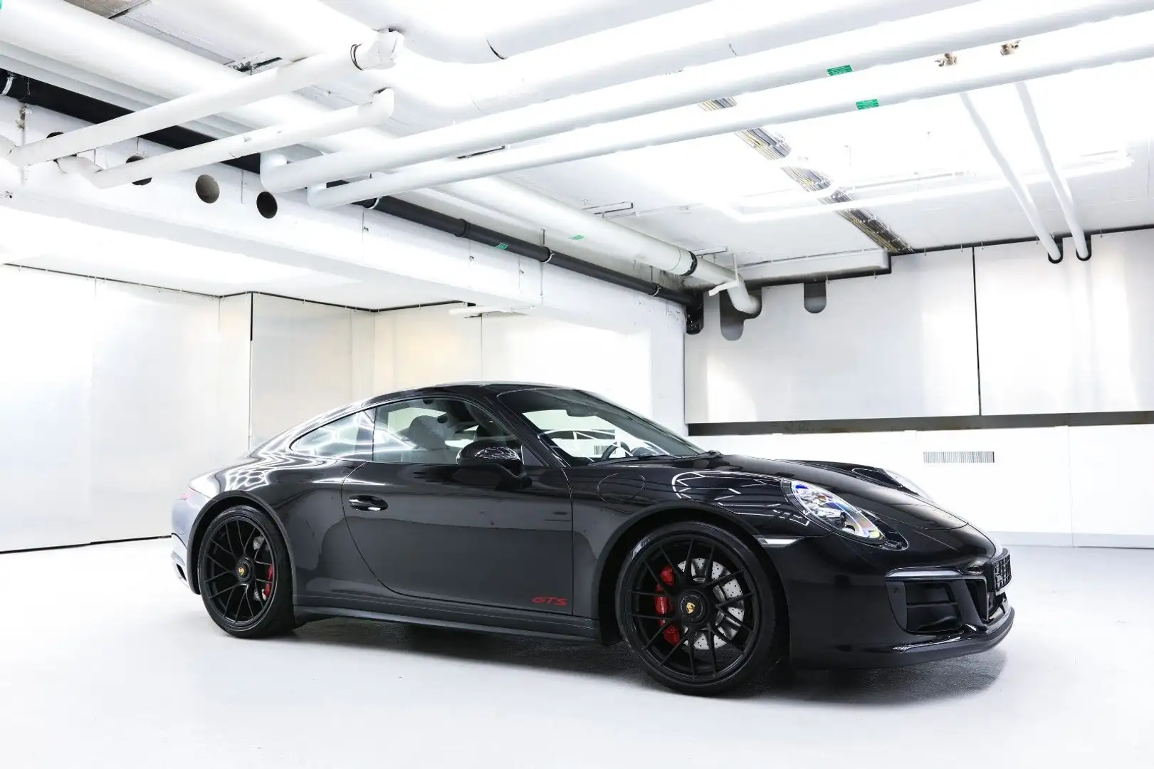 Porsche 991 Carrera 4 GTS 2.Hand Carbon Bose Schwarz - 2