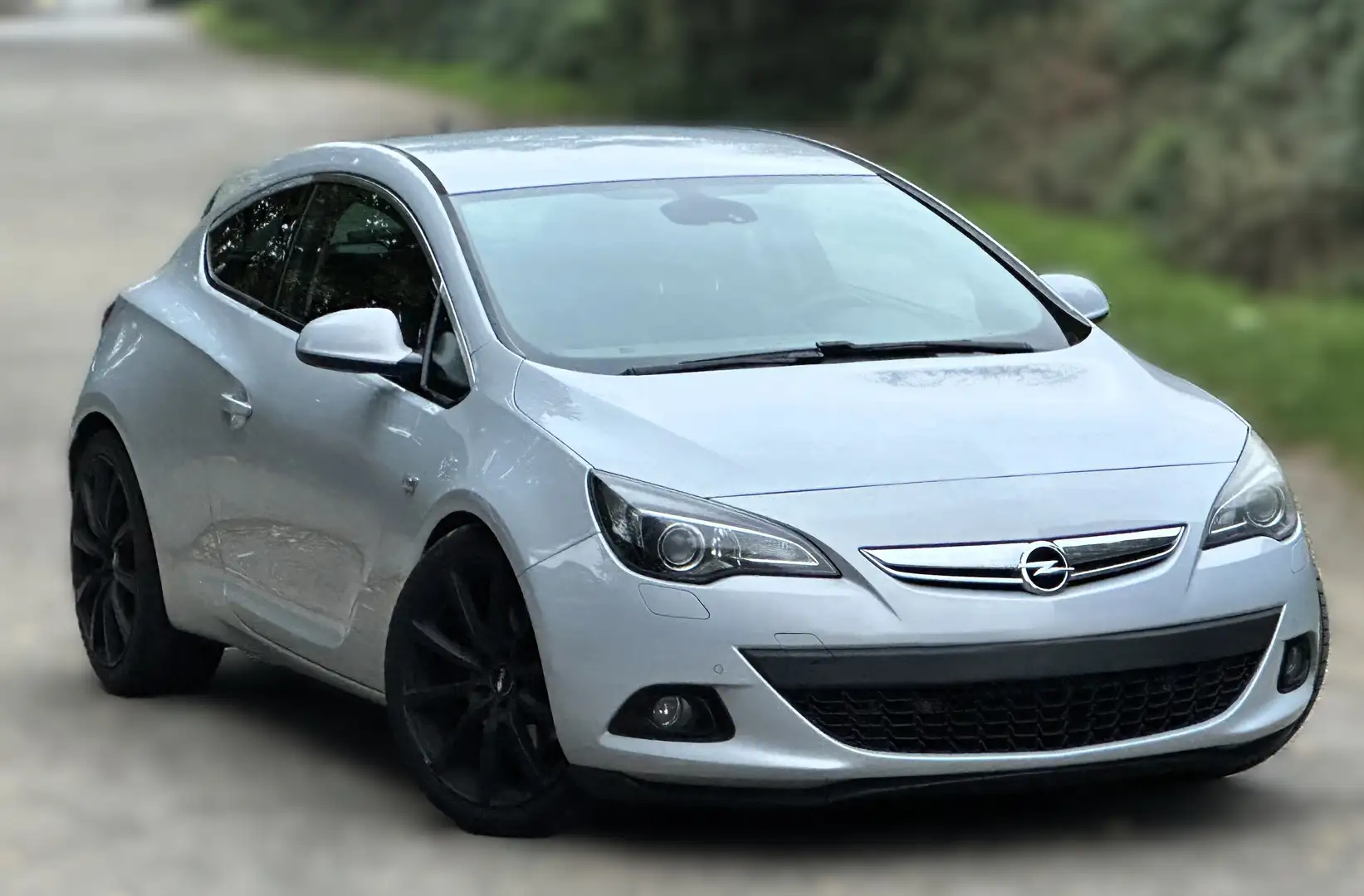 Opel Astra GTC Xenon PDC Navi 20'Zoll Infinity SHZ Grau - 2