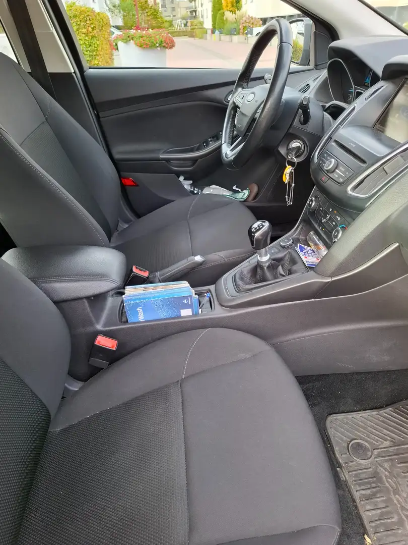 Ford Focus Titanium Gris - 2