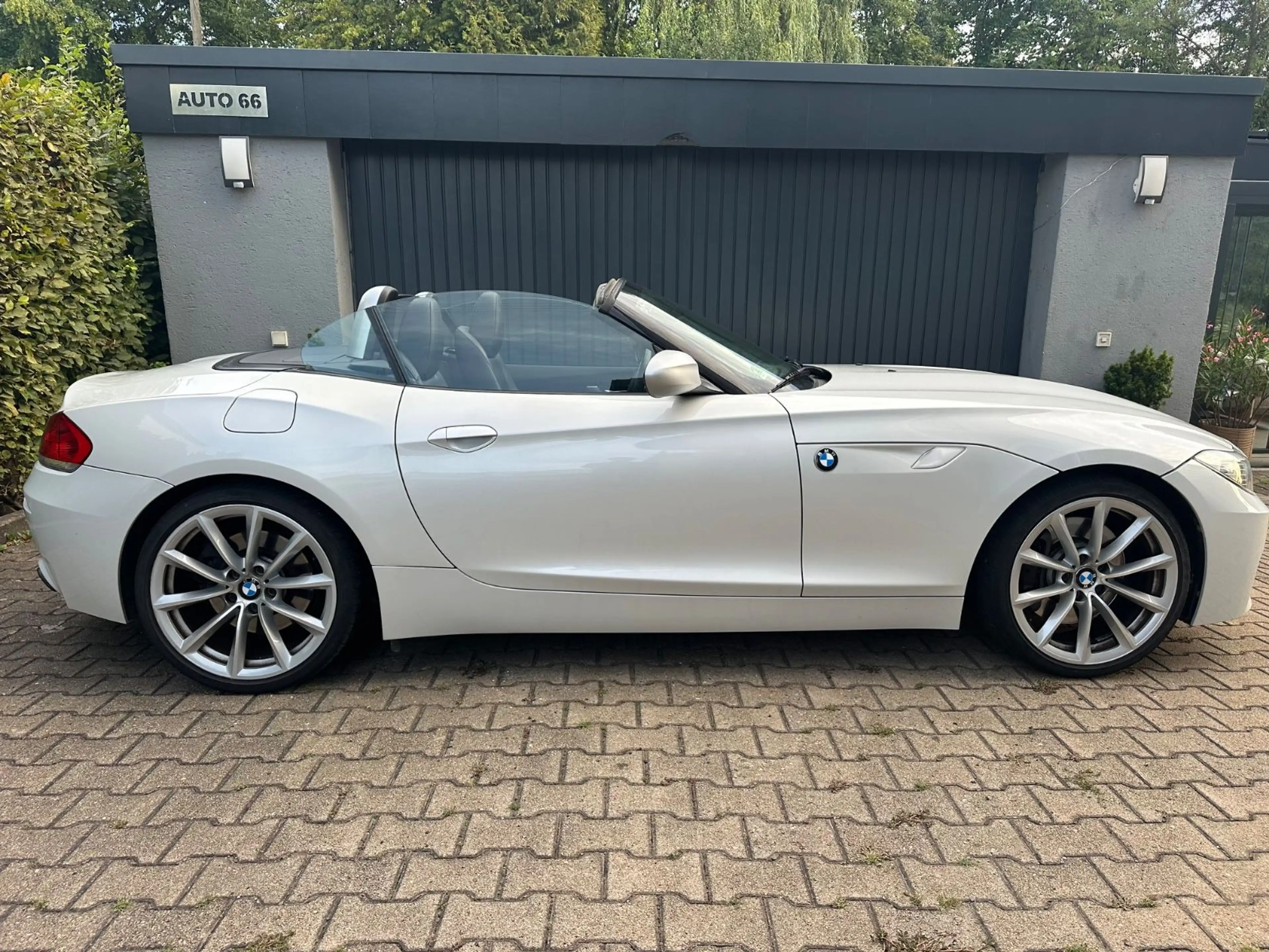 BMW Z4 Roadster sdrive 35 is M Sportpaket — photo 14