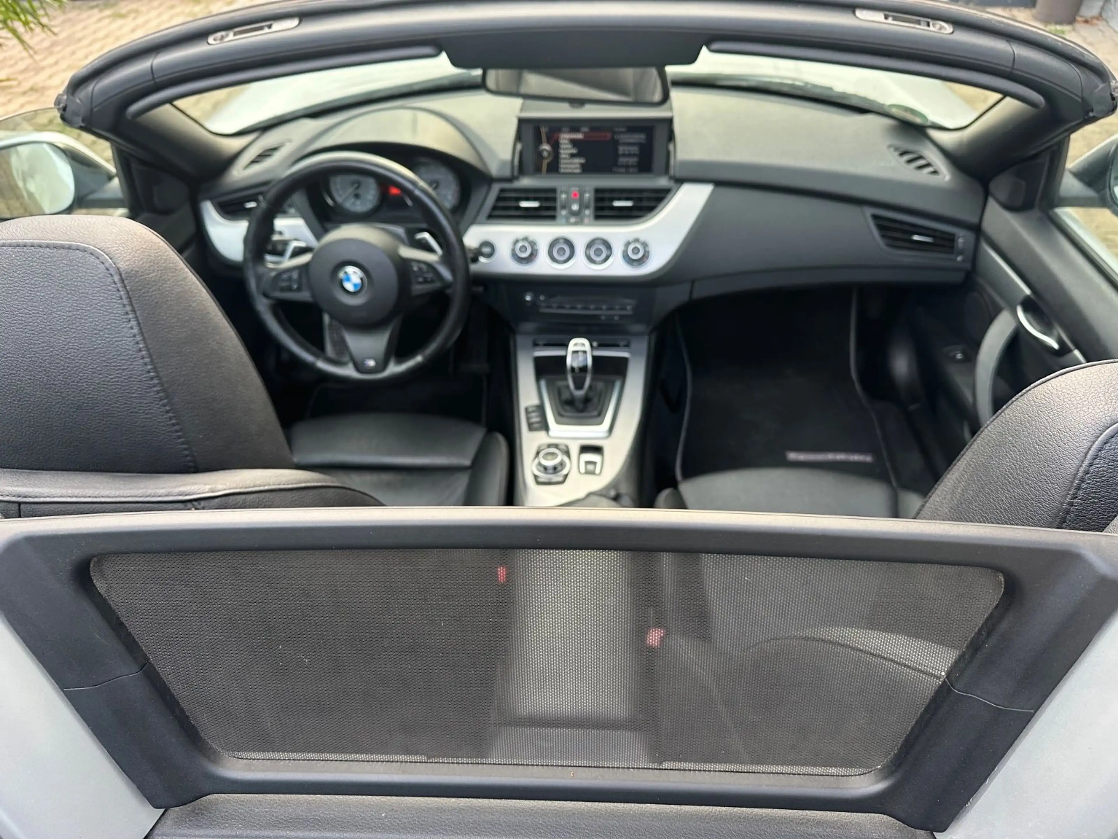 BMW Z4 Roadster sdrive 35 is M Sportpaket — photo 9