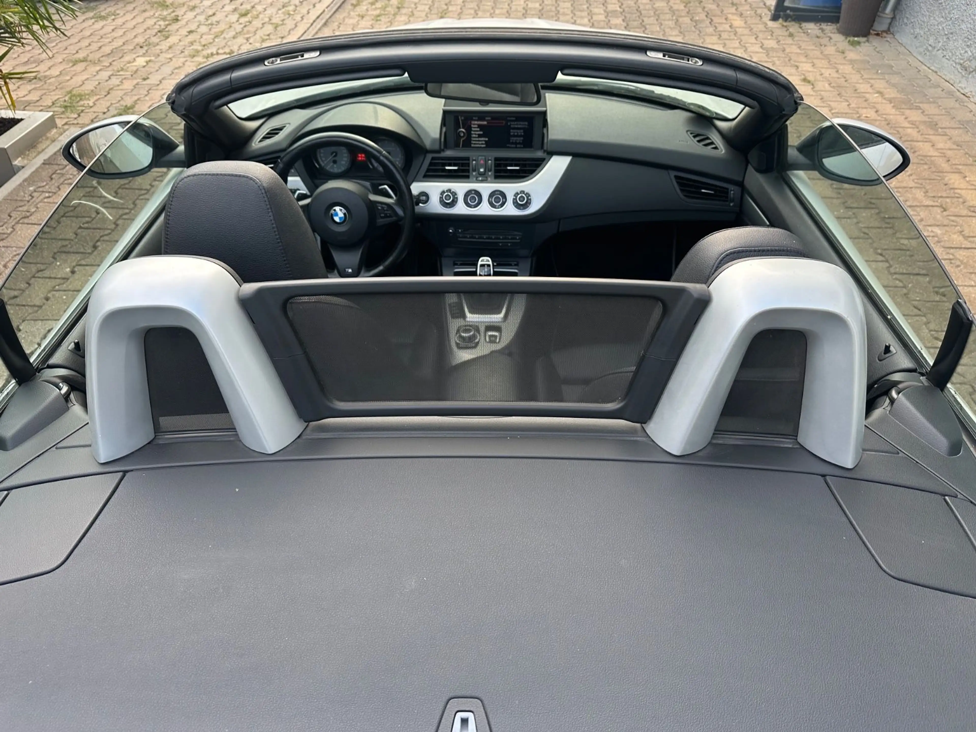 BMW Z4 Roadster sdrive 35 is M Sportpaket — photo 8