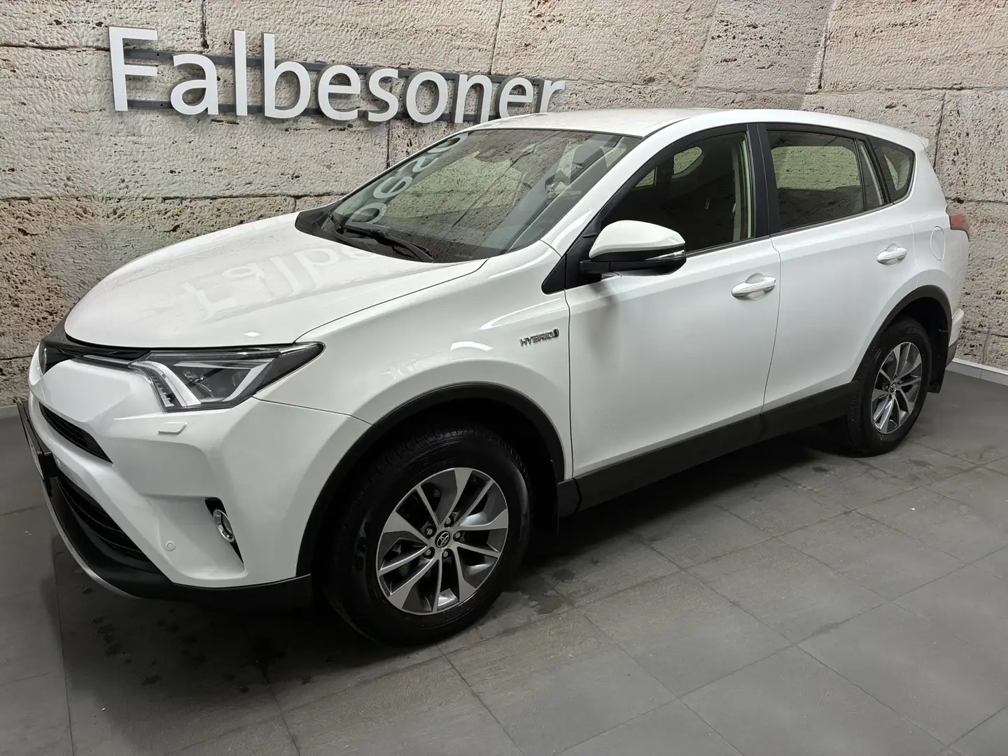 Toyota RAV 4 2,5 Hybrid Active Weiß - 2