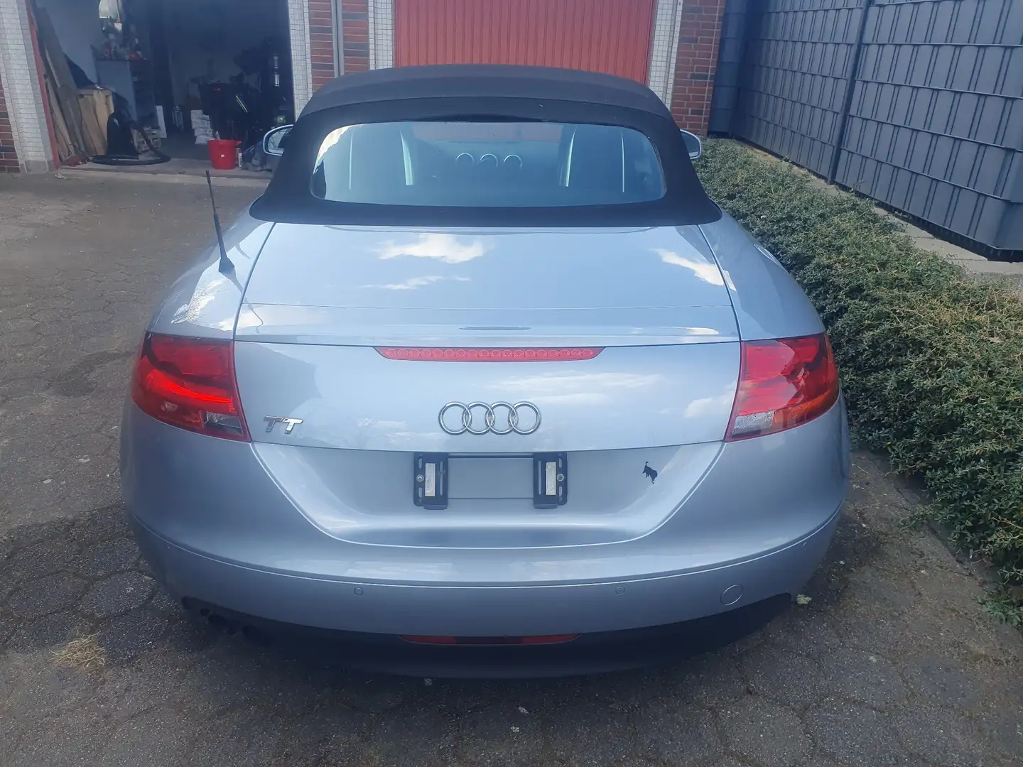 Audi TT 2.0 TFSI Roadster Grau - 2