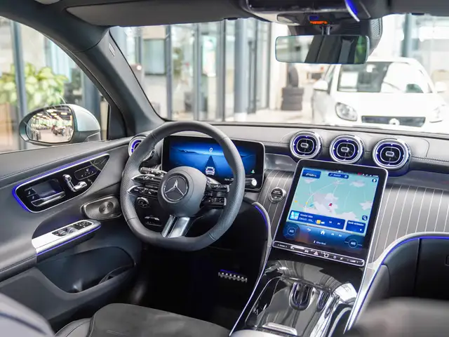 Mercedes-Benz GLC view 11