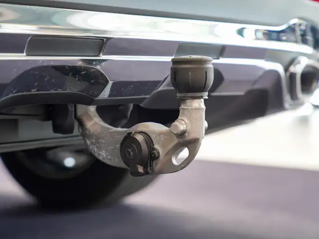 Mercedes-Benz GLC view 15