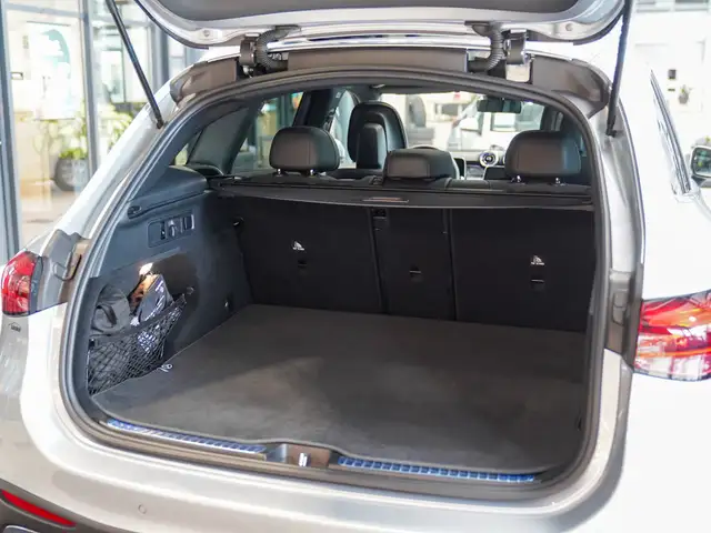 Mercedes-Benz GLC view 13