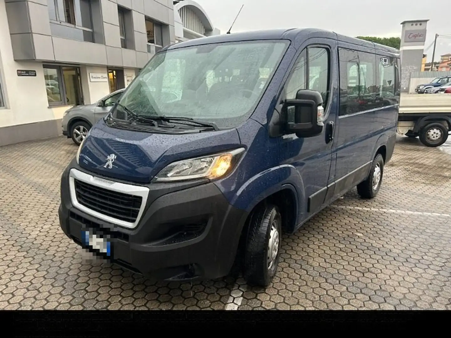 Peugeot Boxer 330 2.0 BlueHDi/110CV PC-TN Combi 9 POSTI Albastru - 1
