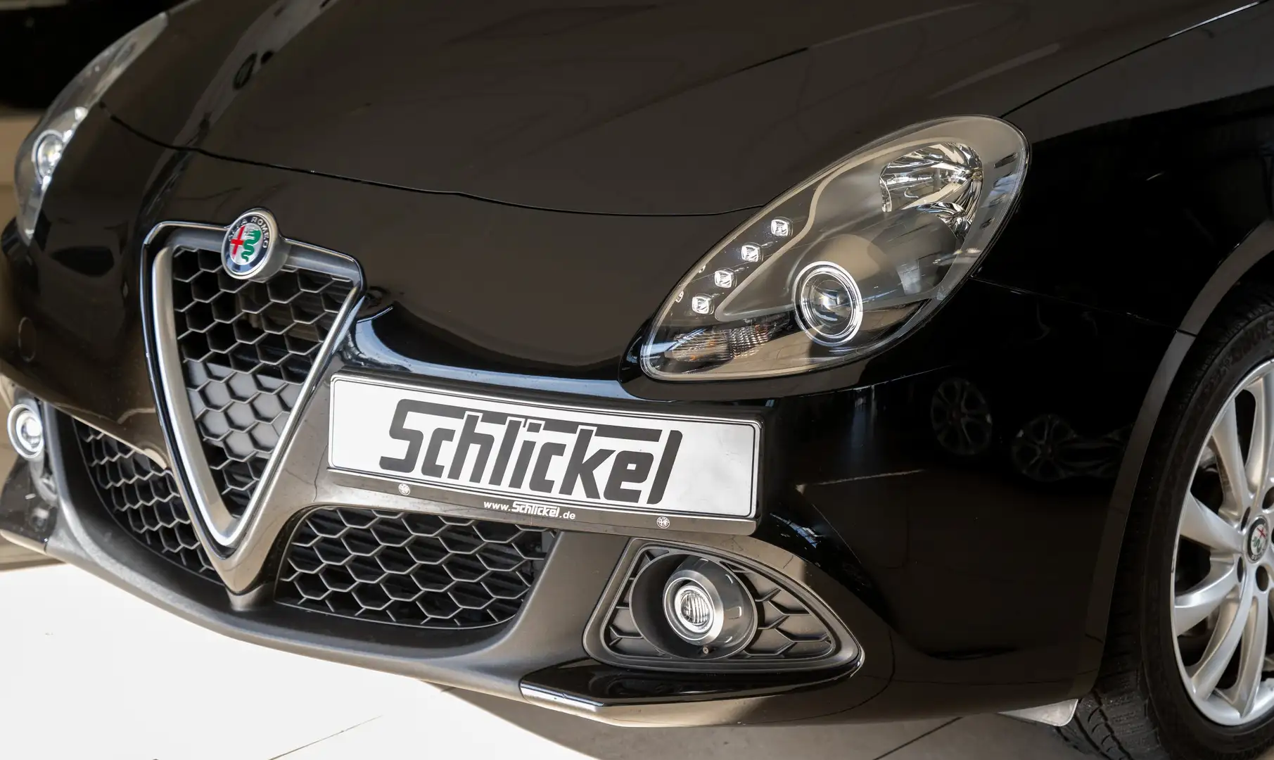 Alfa Romeo Giulietta 1.4 TB 16V Super Navi 2-Zonen-Klimaautomatik Чорний - 2