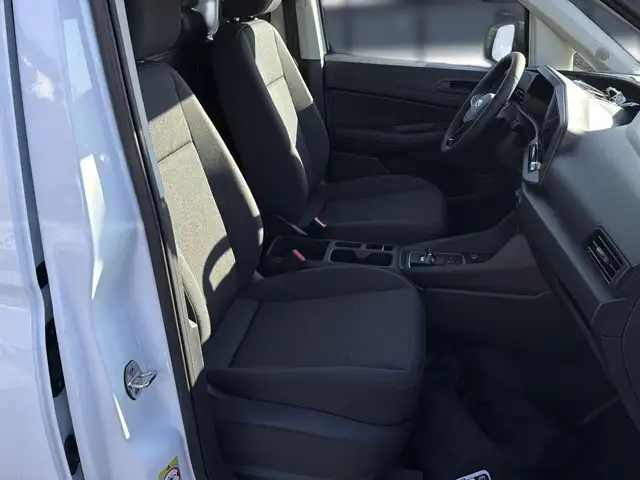 Ford Transit Connect view 15