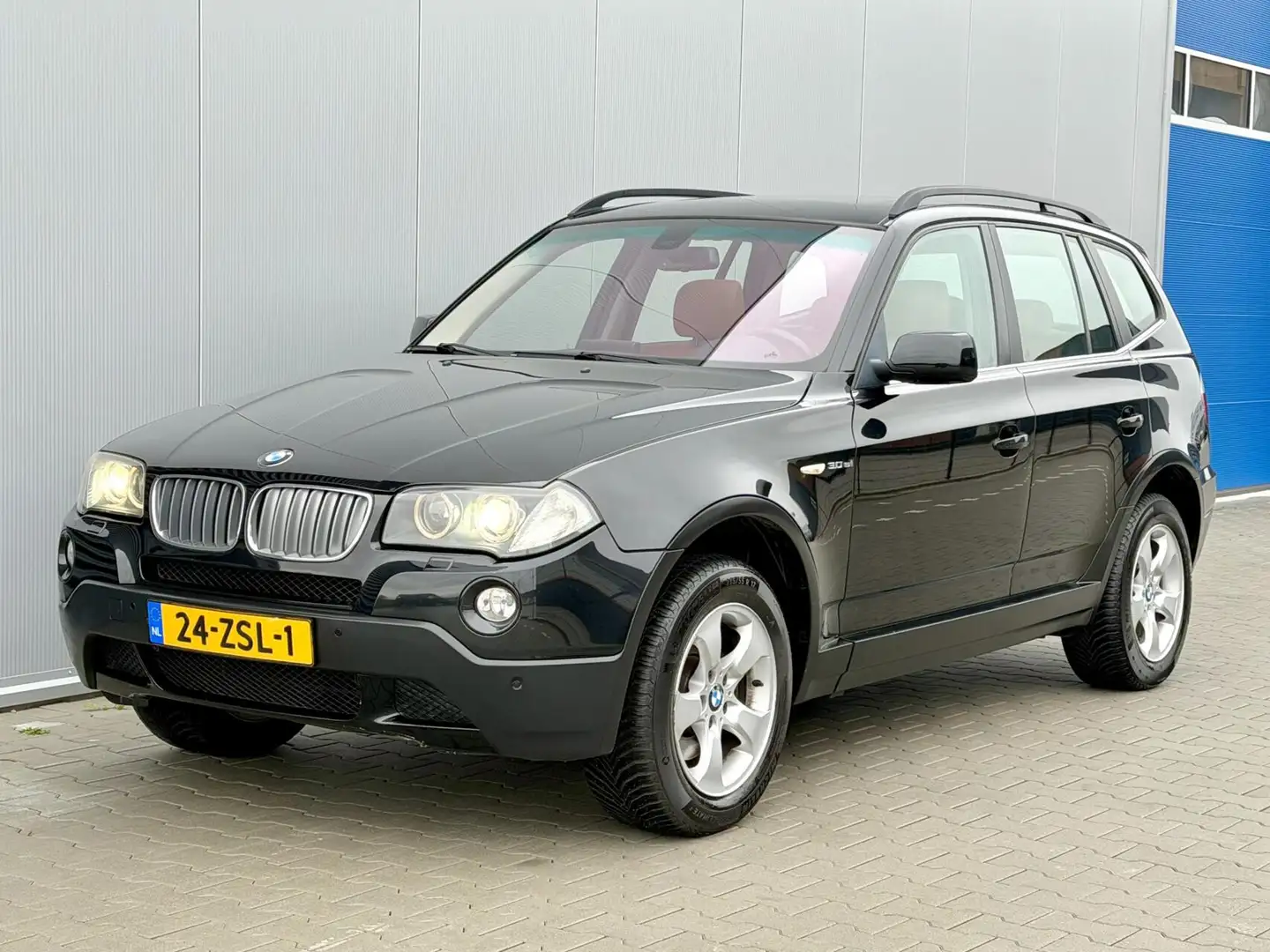 BMW X3 3.0si High Exe | Pano | Xenon | Leer | Navi | PDC Schwarz - 1