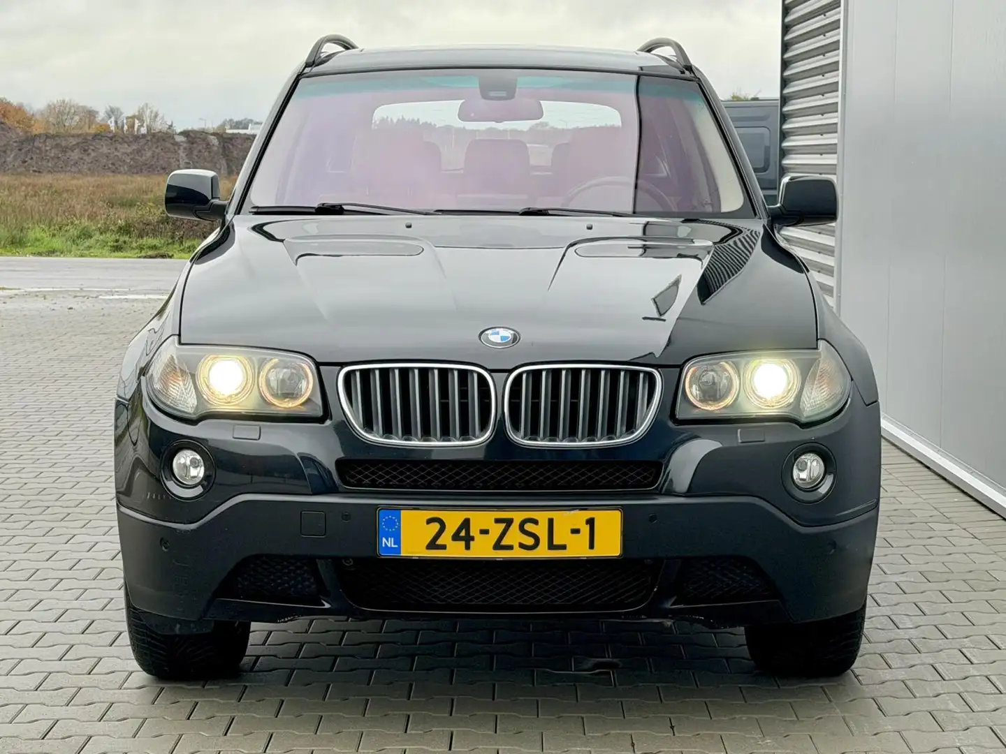 BMW X3 3.0si High Exe | Pano | Xenon | Leer | Navi | PDC Schwarz - 2