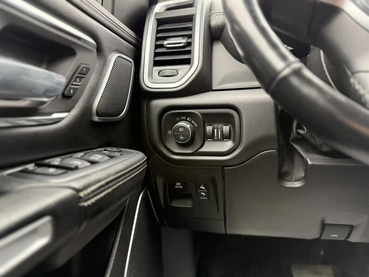 RAM 1500 photo RAM 1500