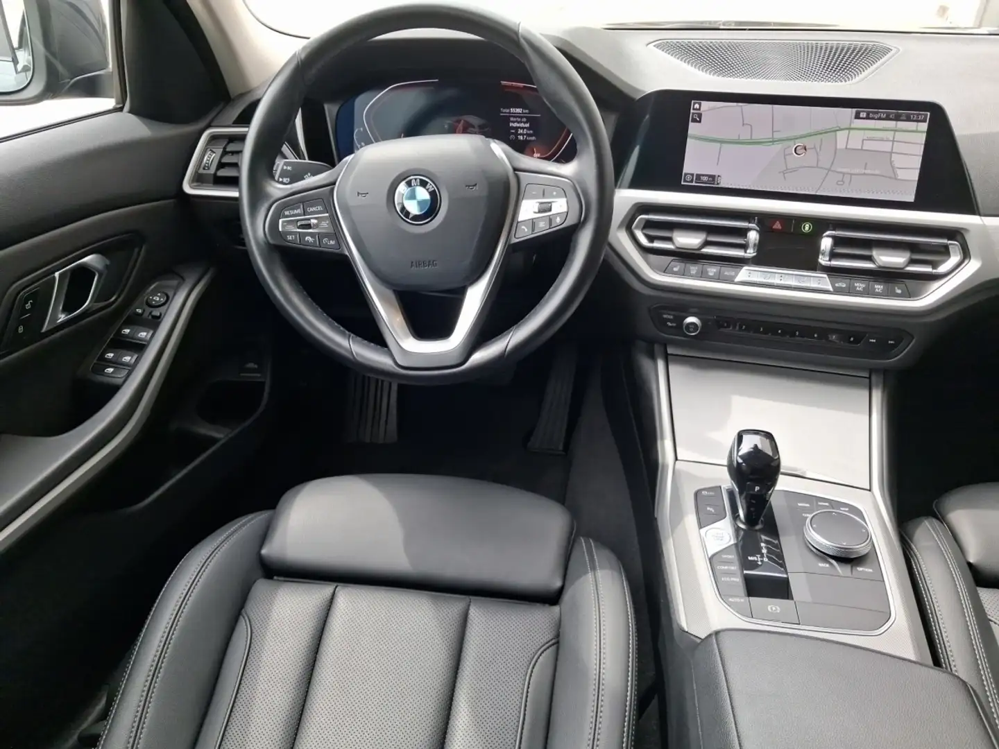 BMW 320 d Tour. LED Navi DrivAss SHZ PDC Grau - 2