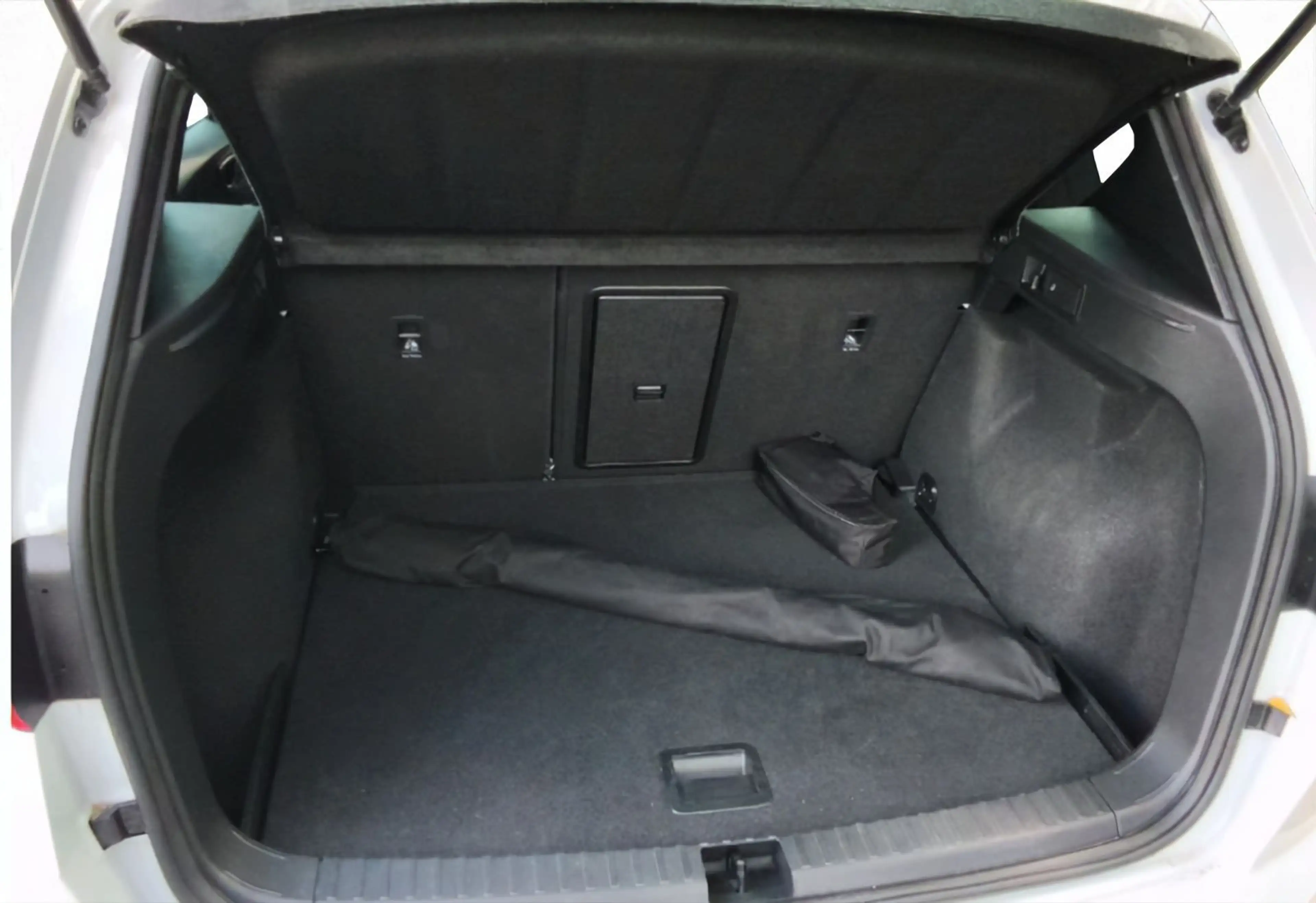 CUPRA Ateca Cupra Ateca 2.0 TSI*AHK*KAM*PDC*LED*SHZ*KEYLESS* — photo 5