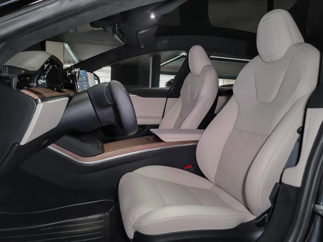 Tesla Model S снимка Tesla Model S