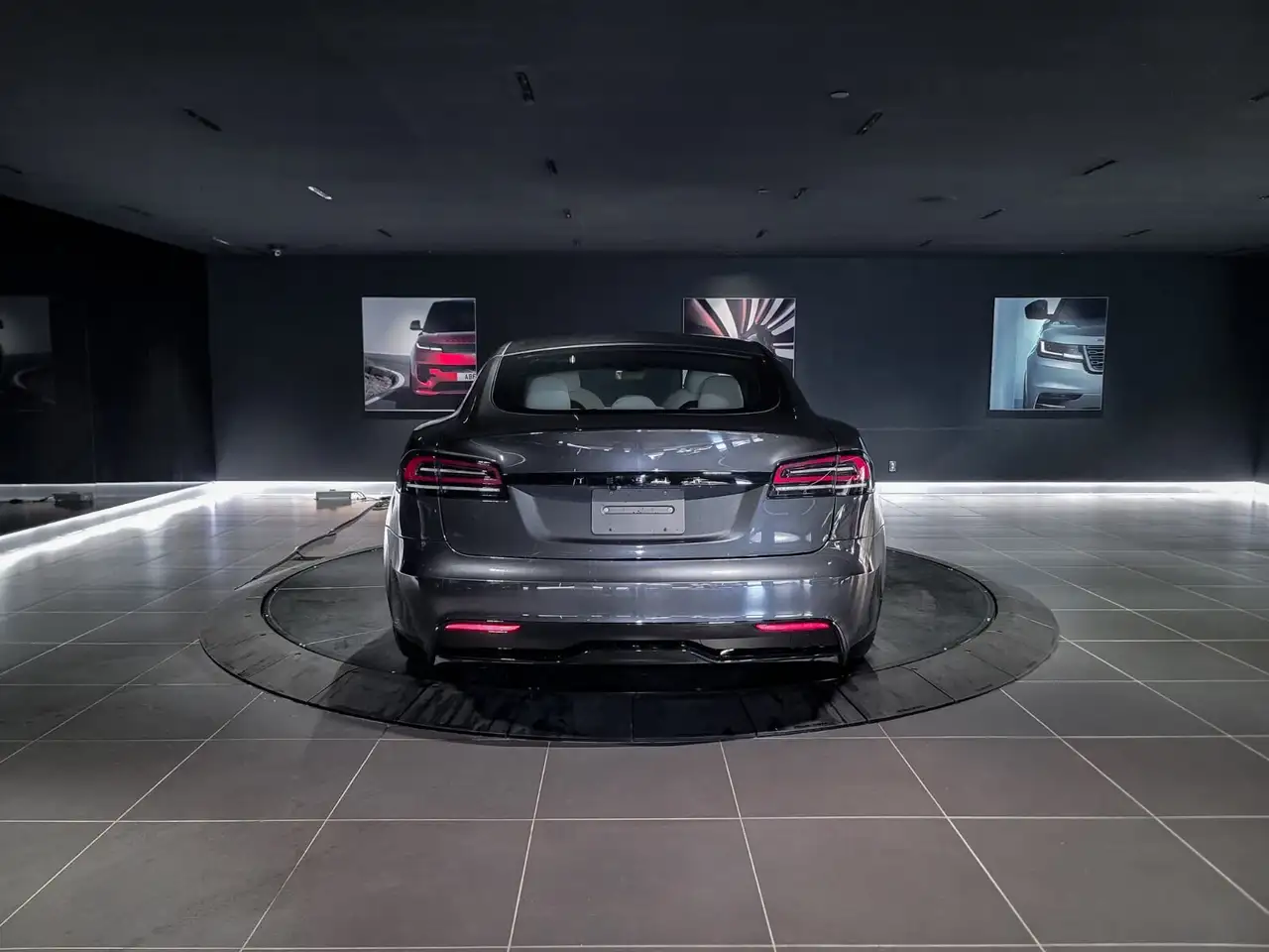 Tesla Model S снимка Tesla Model S