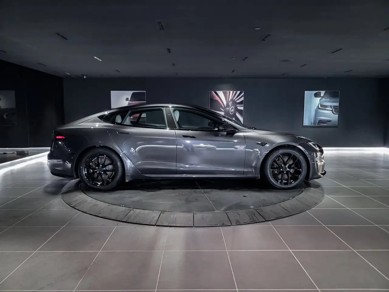 Tesla Model S снимка Tesla Model S