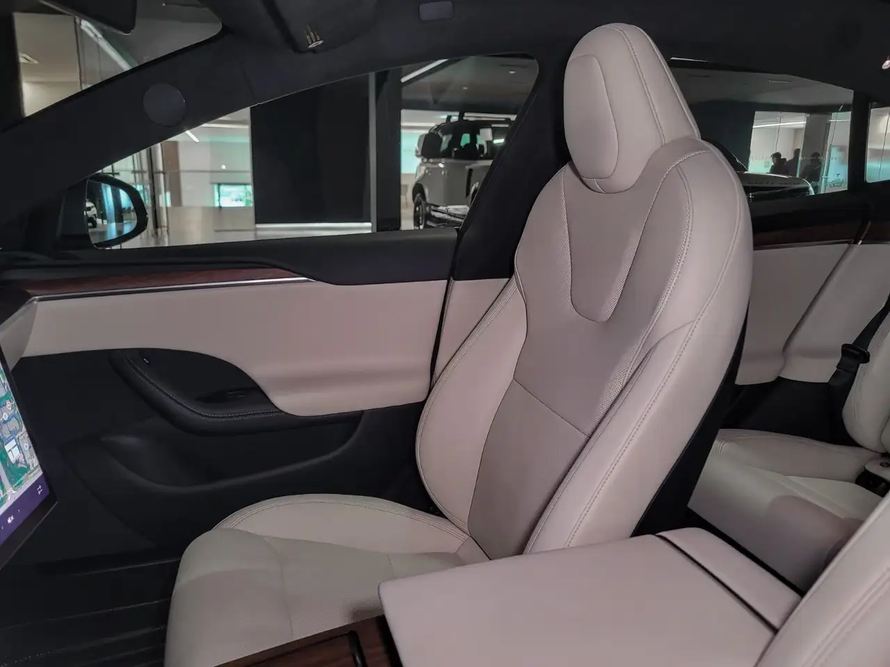 Tesla Model S снимка Tesla Model S