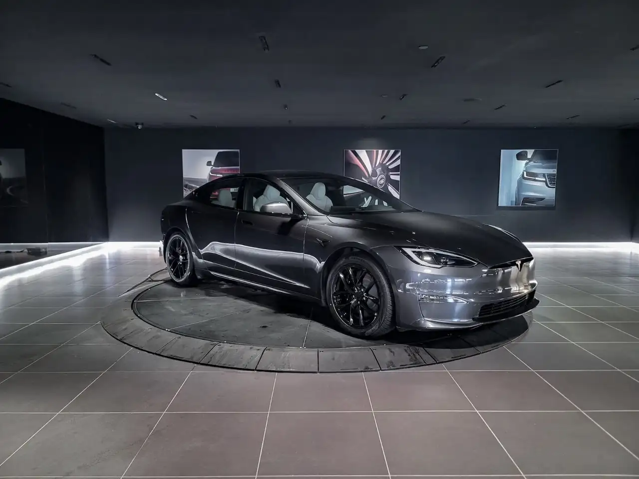 Tesla Model S снимка Tesla Model S