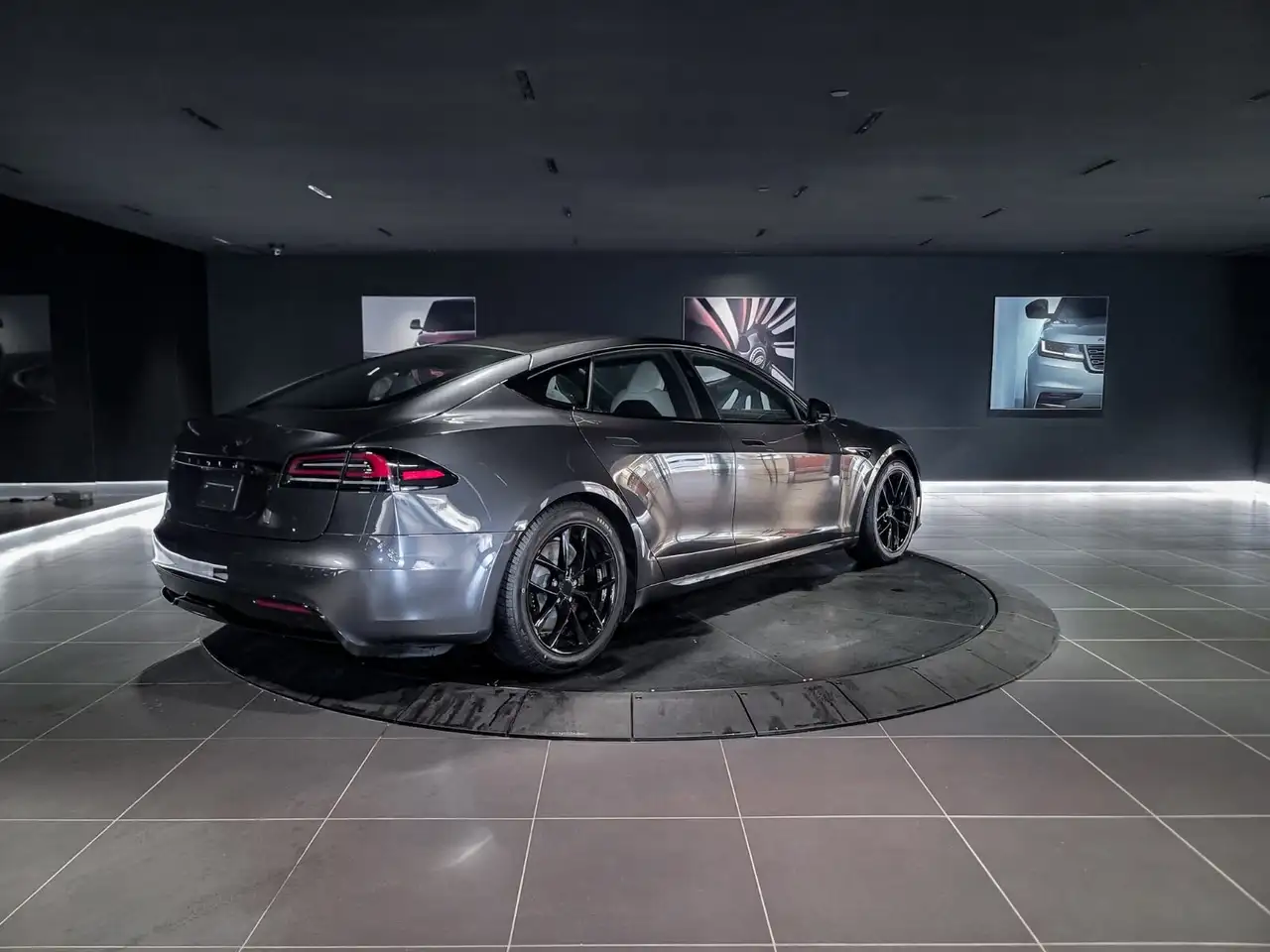Tesla Model S снимка Tesla Model S