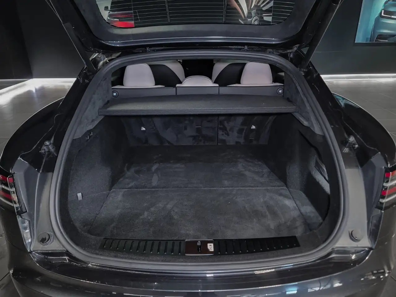 Tesla Model S снимка Tesla Model S