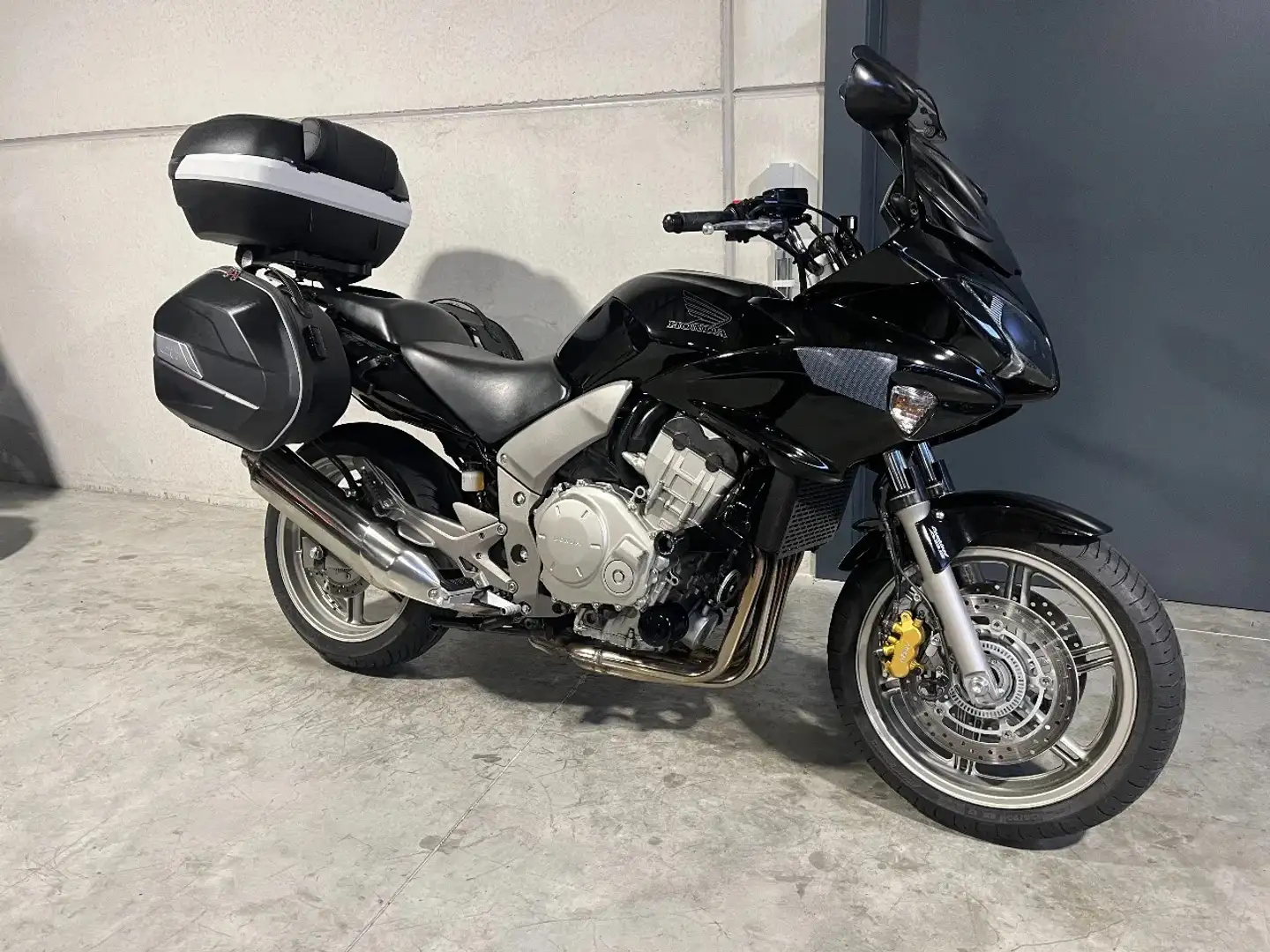 Honda CBF 1000 Abs leuke toermoto met verlagingskit - 1