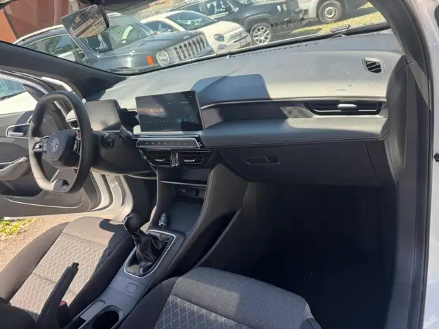 MG MG3 view 12
