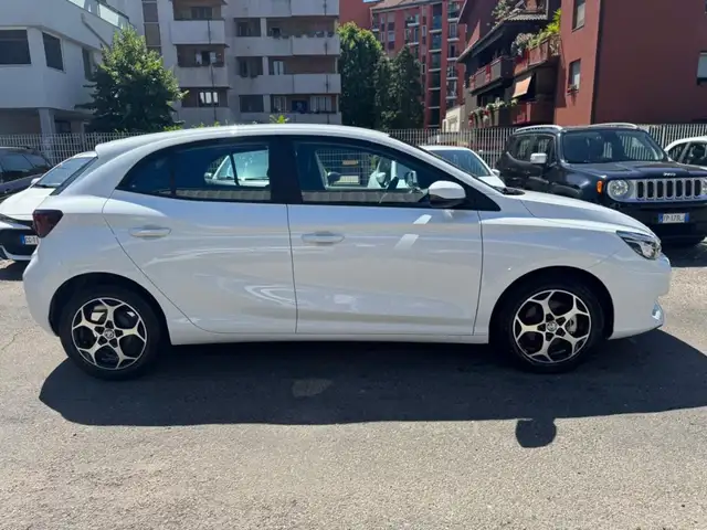 MG MG3 view 7