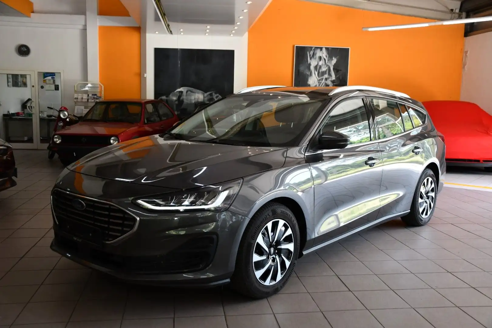 Ford Focus Turnier Titanium Auto LED Keyless PDC Grau - 1