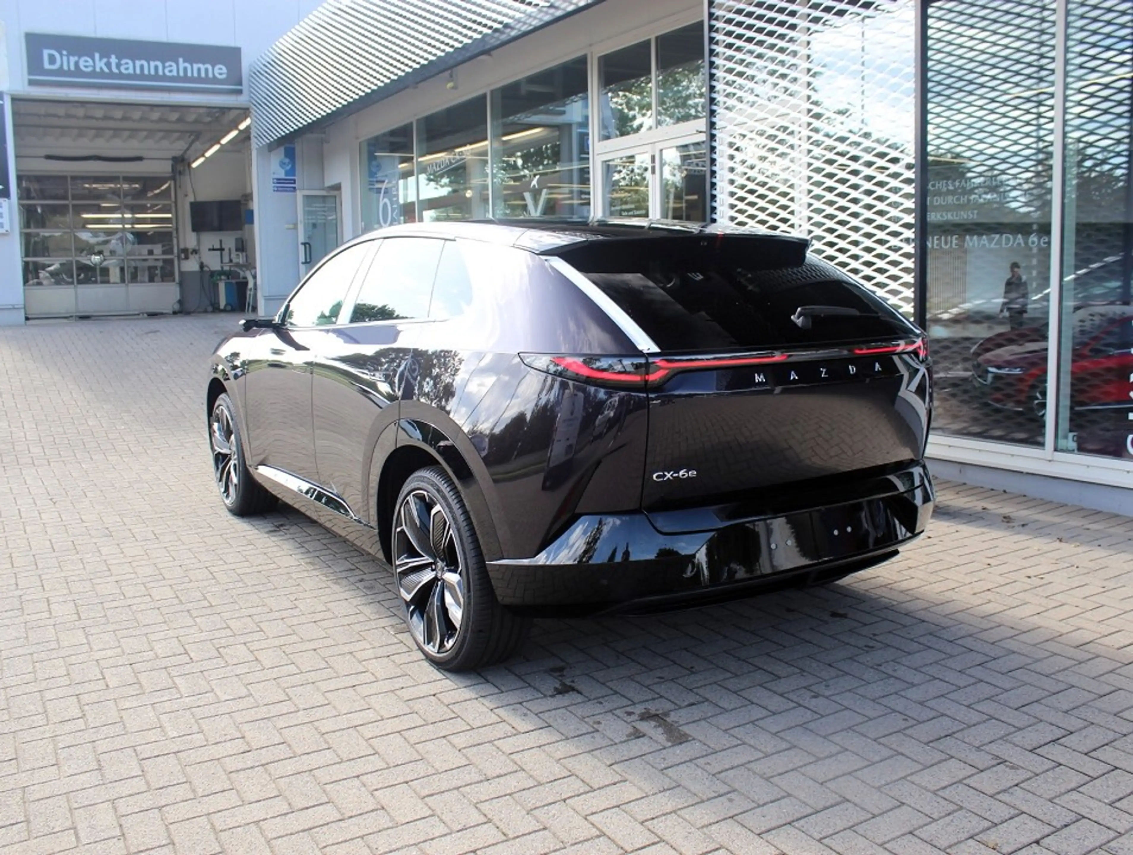 Mazda CX-6e EV-258 Takumi Plus *AHK* DIGI. SPIEGEL 21" PANO — photo 3