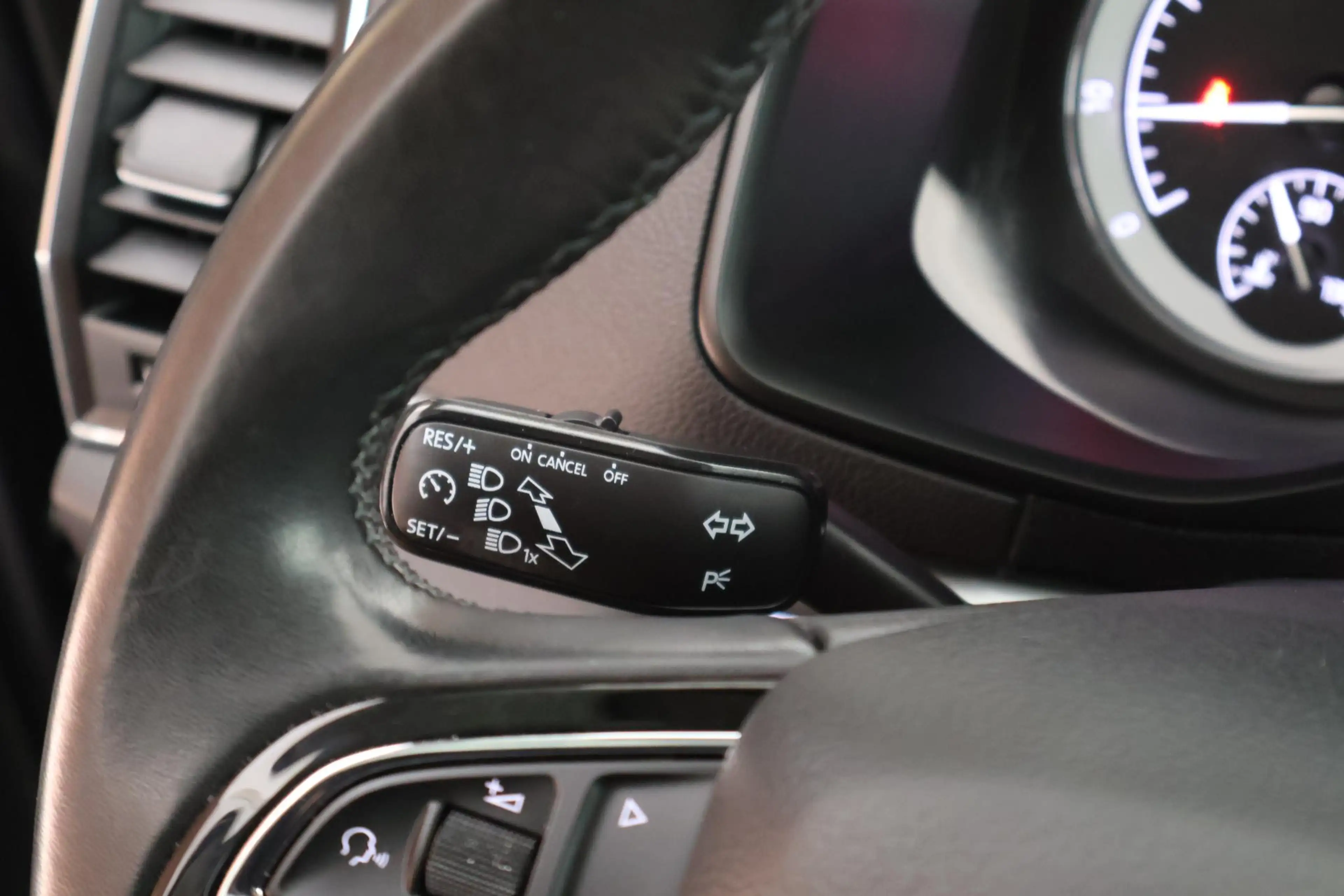 Skoda Karoq 1.5 TSI 150pk DSG Business Trekhaak Camera Keyless — photo 16