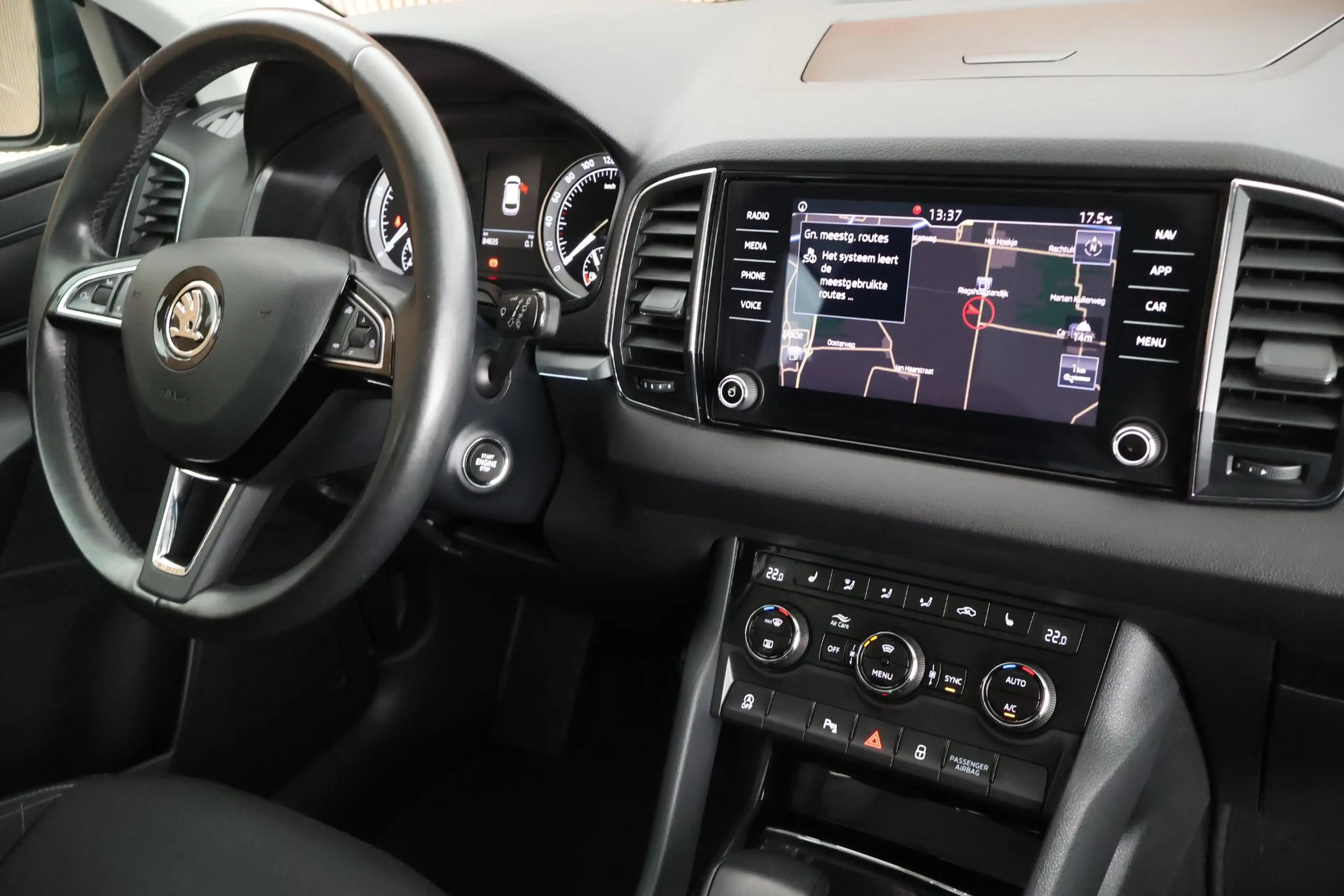 Skoda Karoq 1.5 TSI 150pk DSG Business Trekhaak Camera Keyless — photo 3