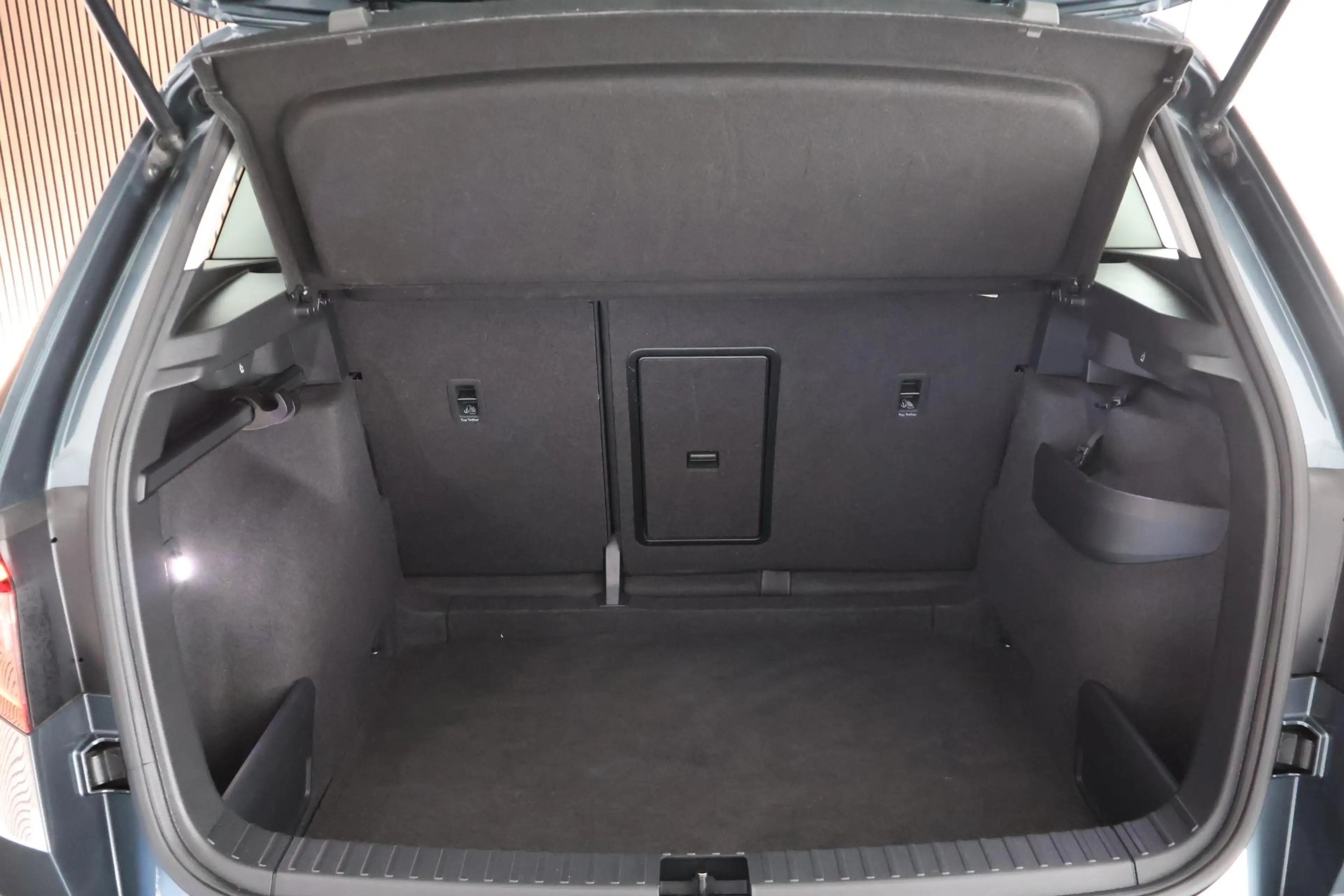 Skoda Karoq 1.5 TSI 150pk DSG Business Trekhaak Camera Keyless — photo 39