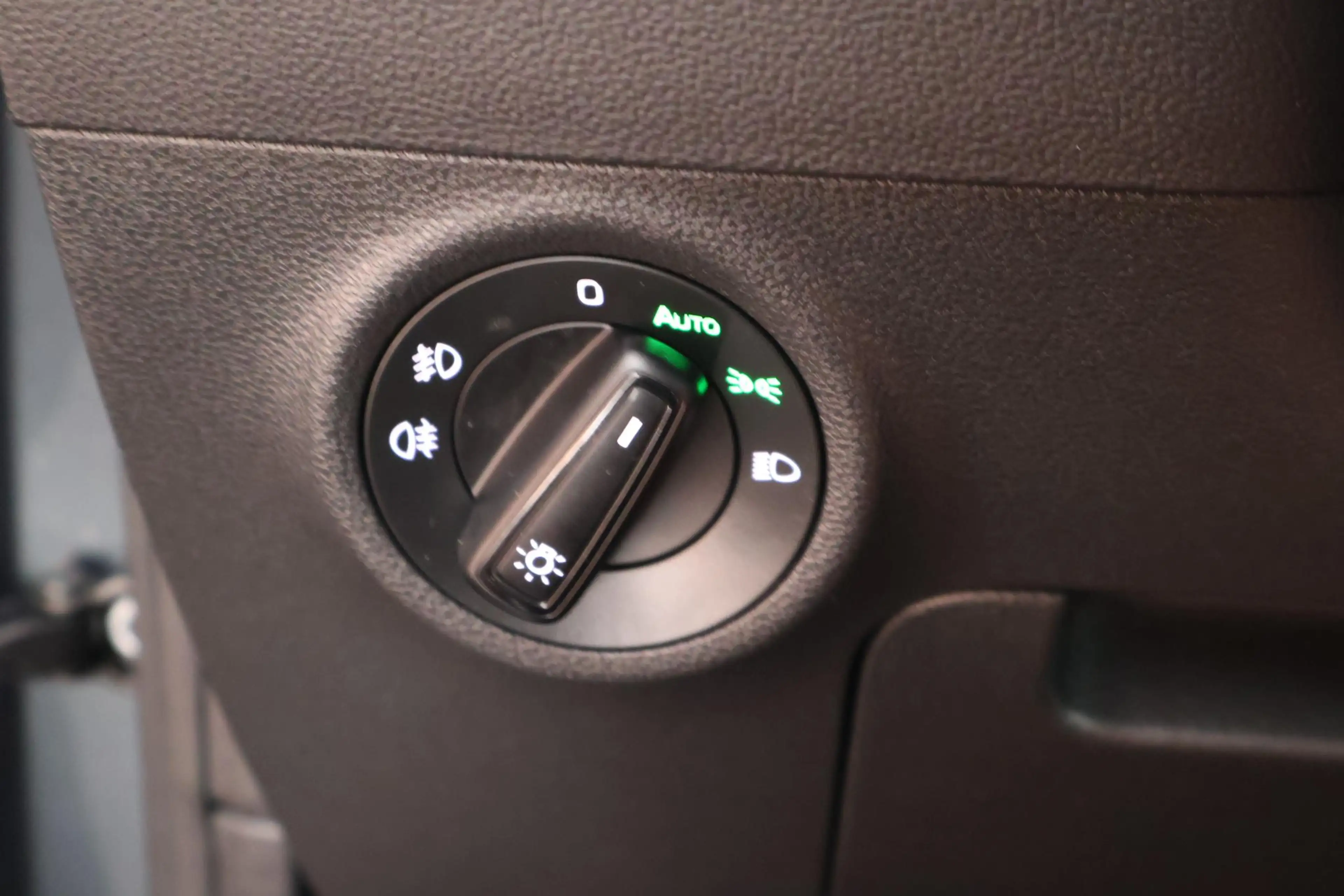 Skoda Karoq 1.5 TSI 150pk DSG Business Trekhaak Camera Keyless — photo 15