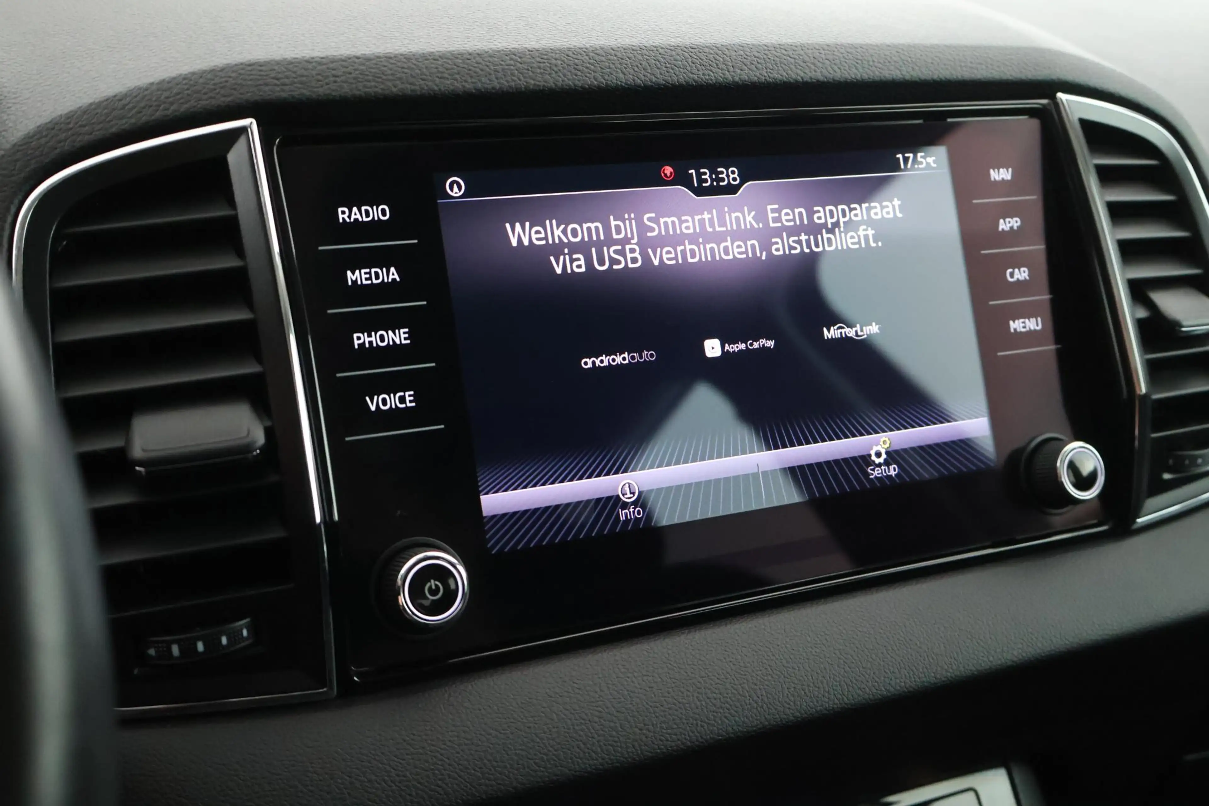 Skoda Karoq 1.5 TSI 150pk DSG Business Trekhaak Camera Keyless — photo 23