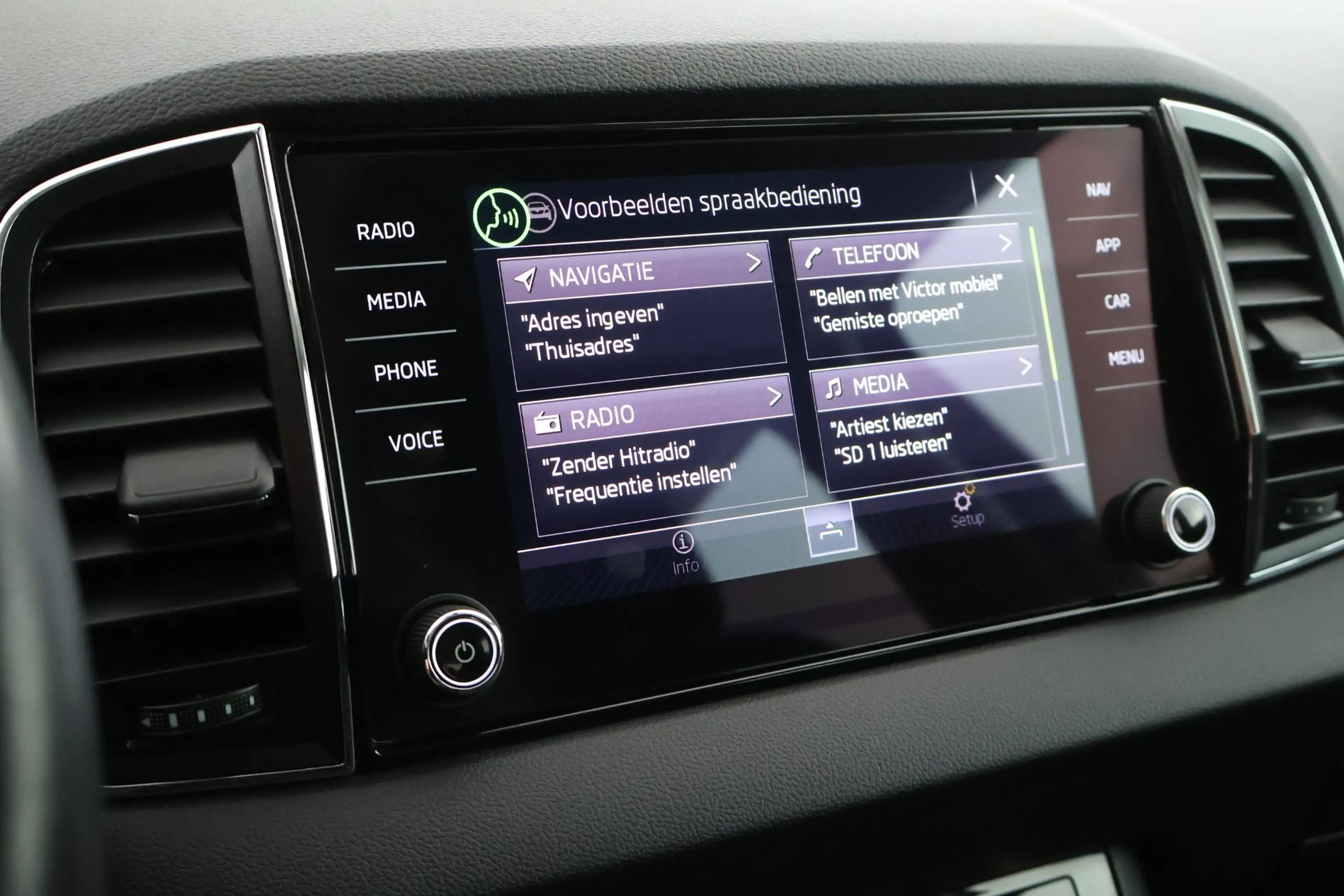 Skoda Karoq 1.5 TSI 150pk DSG Business Trekhaak Camera Keyless — photo 24