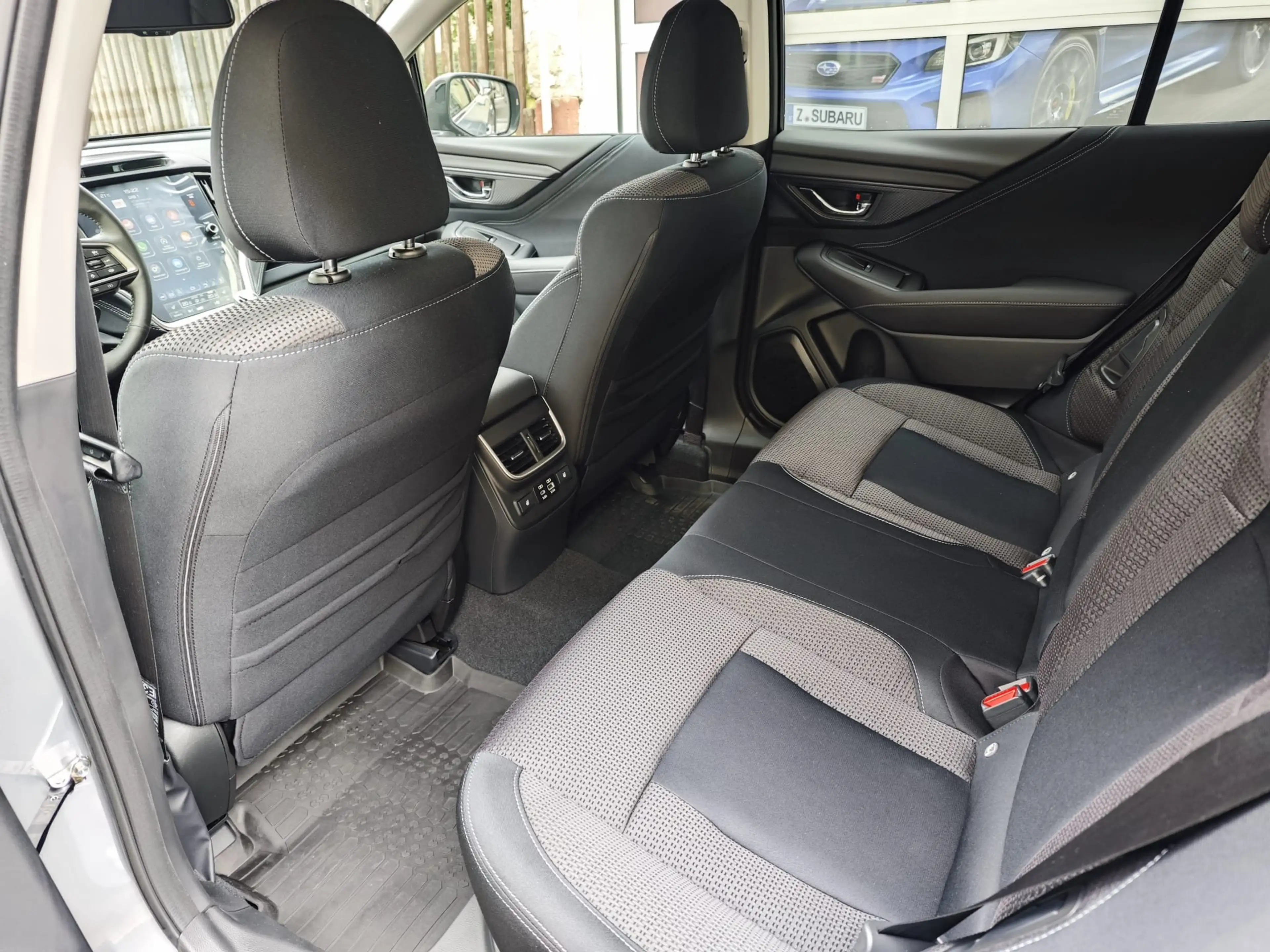 Subaru OUTBACK 2.5i Lineartronic Active — photo 7