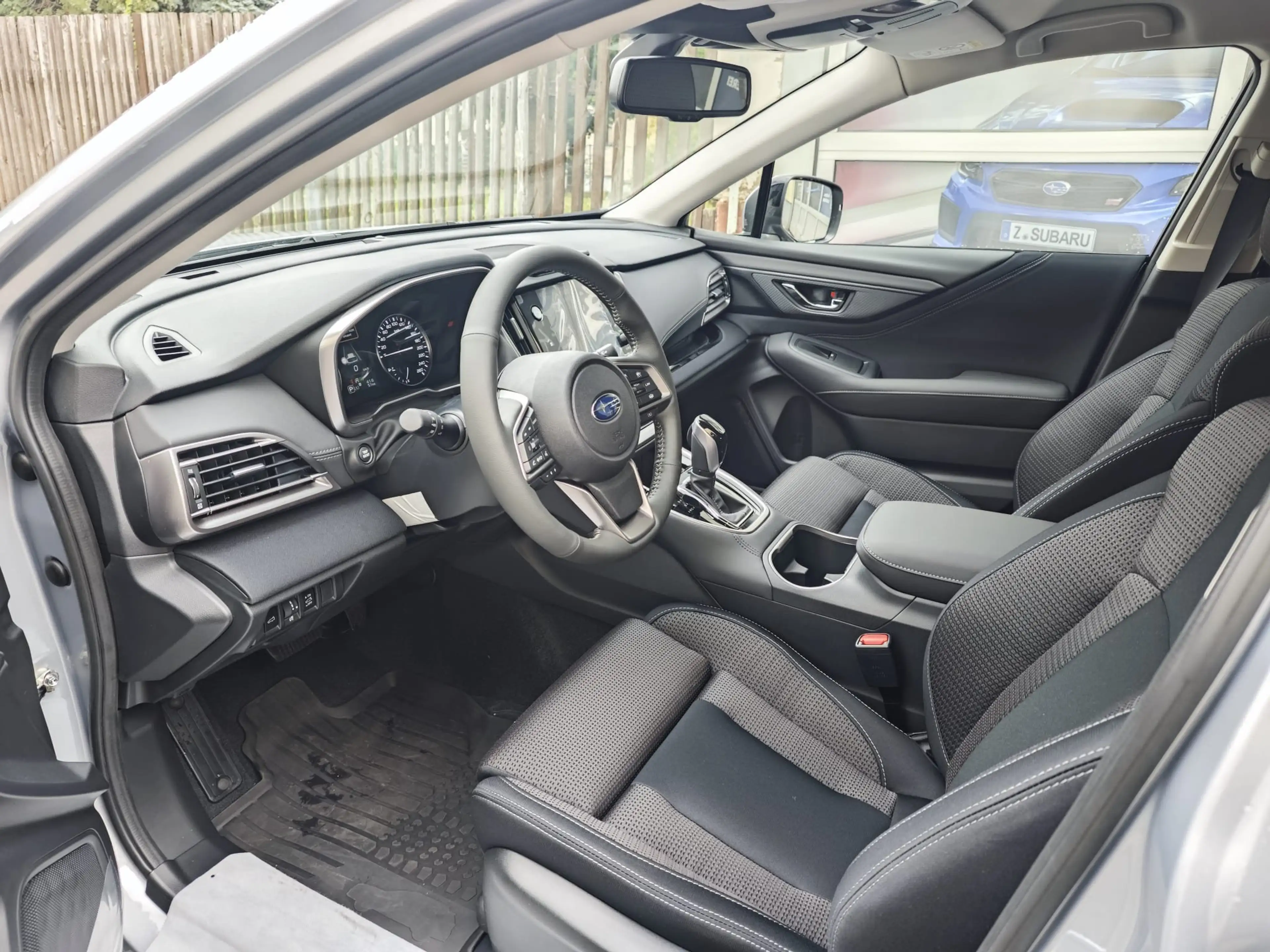 Subaru OUTBACK 2.5i Lineartronic Active — photo 4
