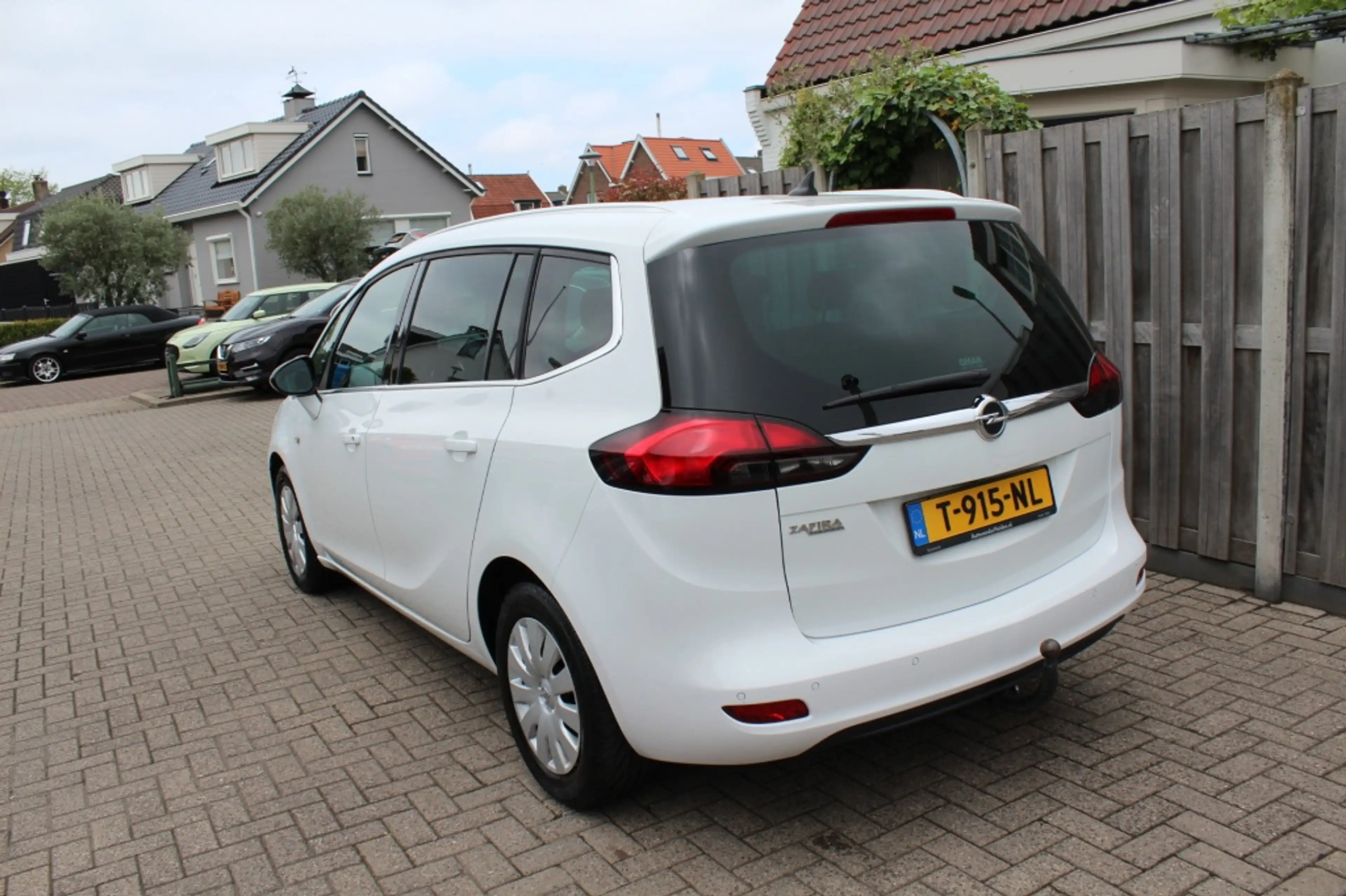 Opel Zafira Tourer 1.4 Edition — photo 4