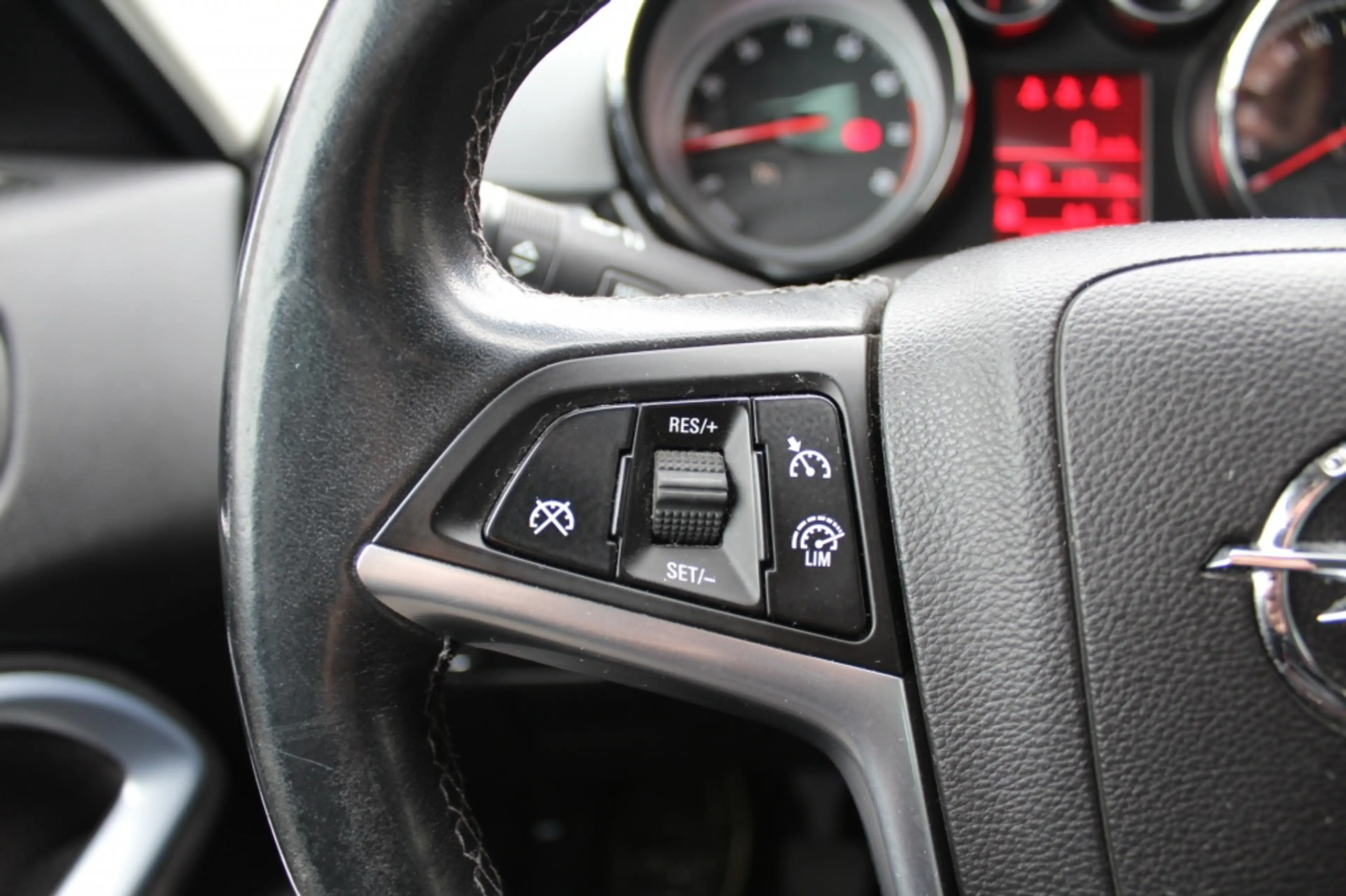Opel Zafira Tourer 1.4 Edition — photo 18
