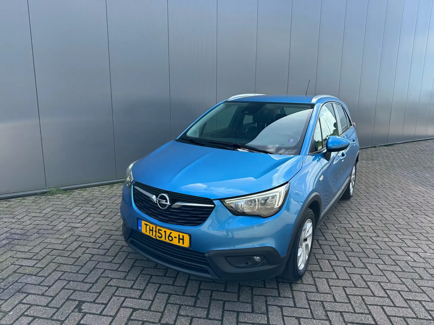 Opel Crossland X 1.2 Online Edition NAP! Синій - 1