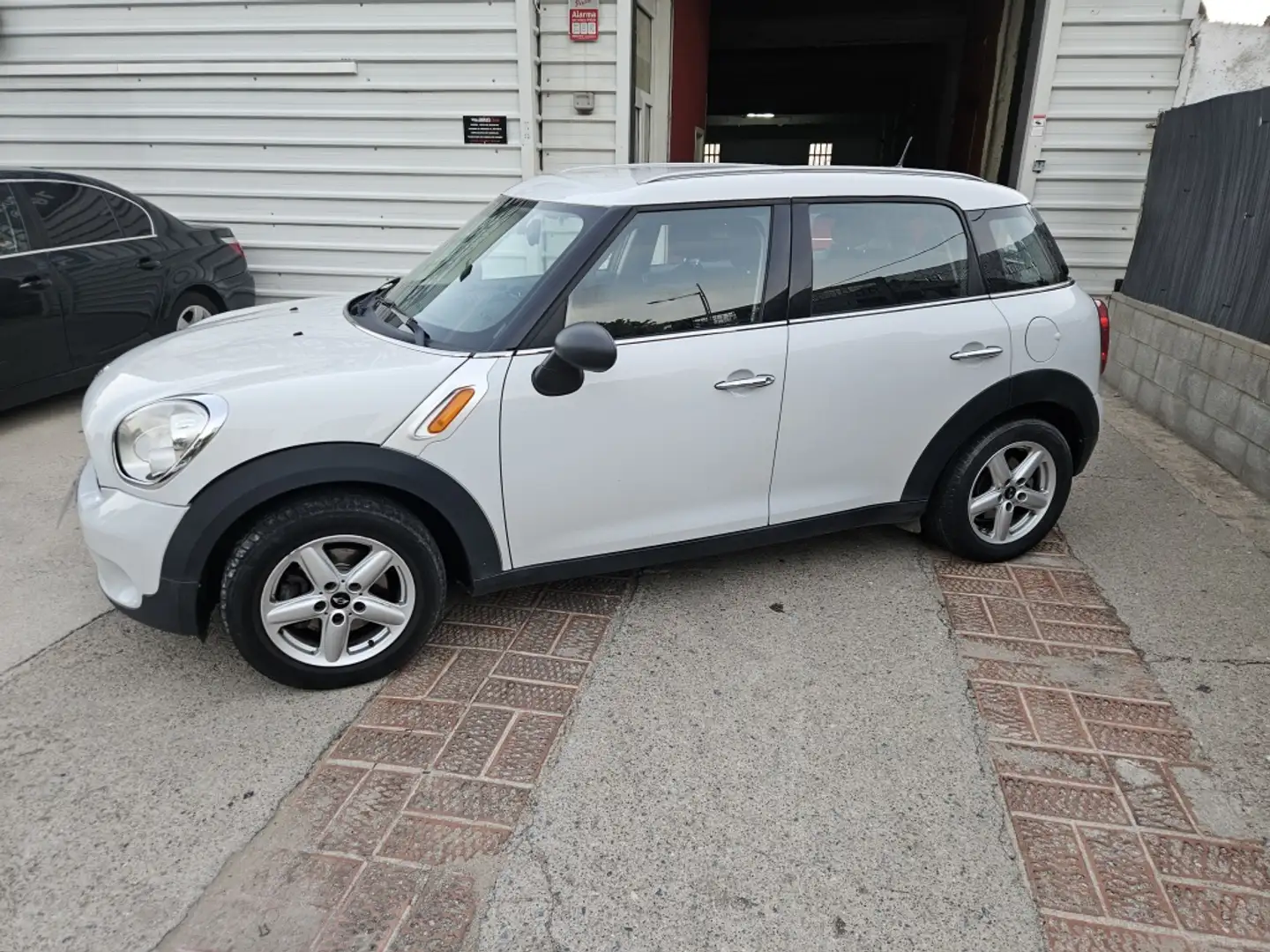MINI One Countryman D Blanc - 2